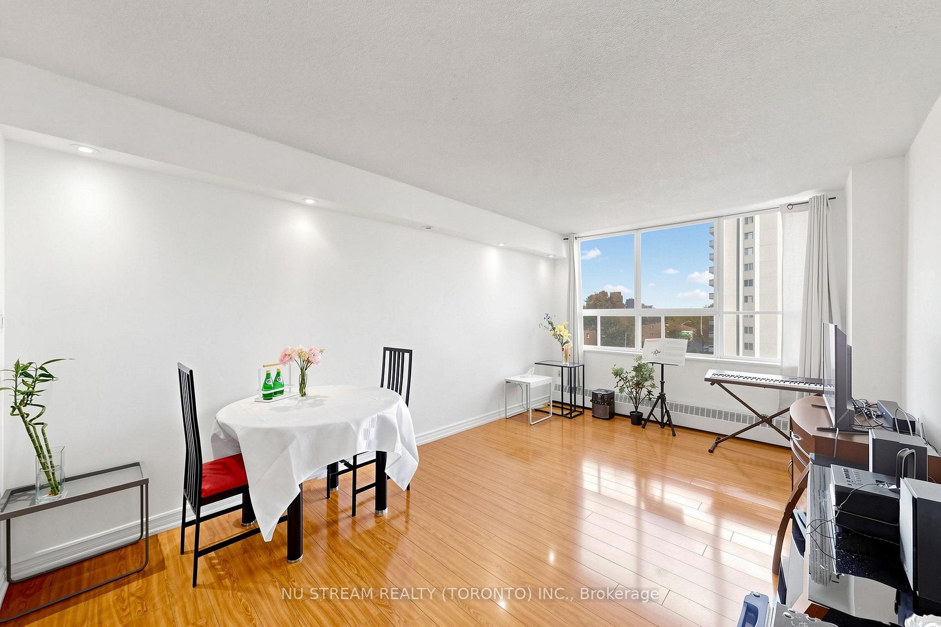 Photo 5 of Unit 604, 100 Lotherton Pathway, North York, Yorkdale-Glen Park — HOMEH
