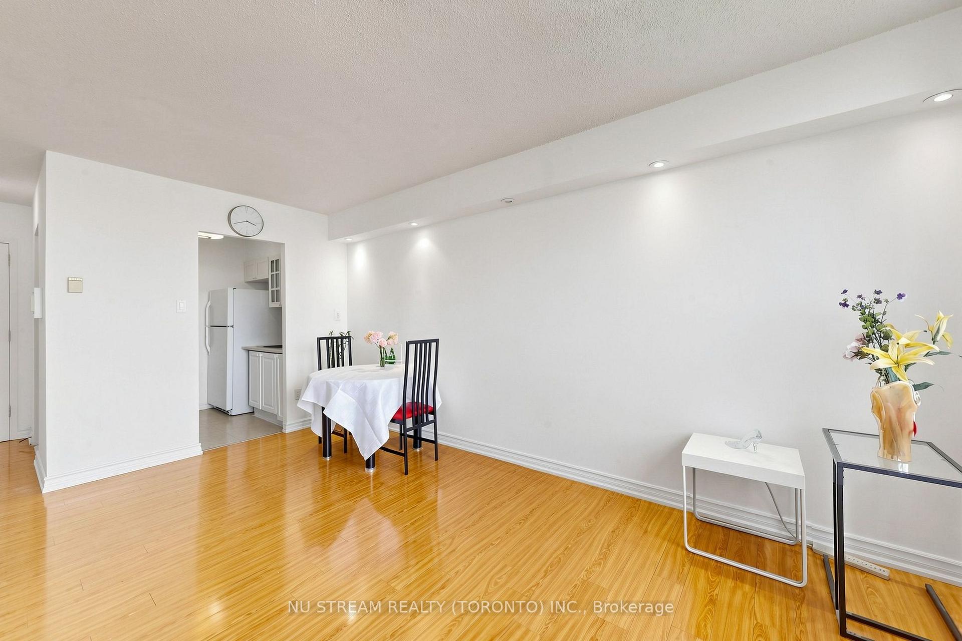 Photo 9 of Unit 604, 100 Lotherton Pathway, North York, Yorkdale-Glen Park — HOMEH