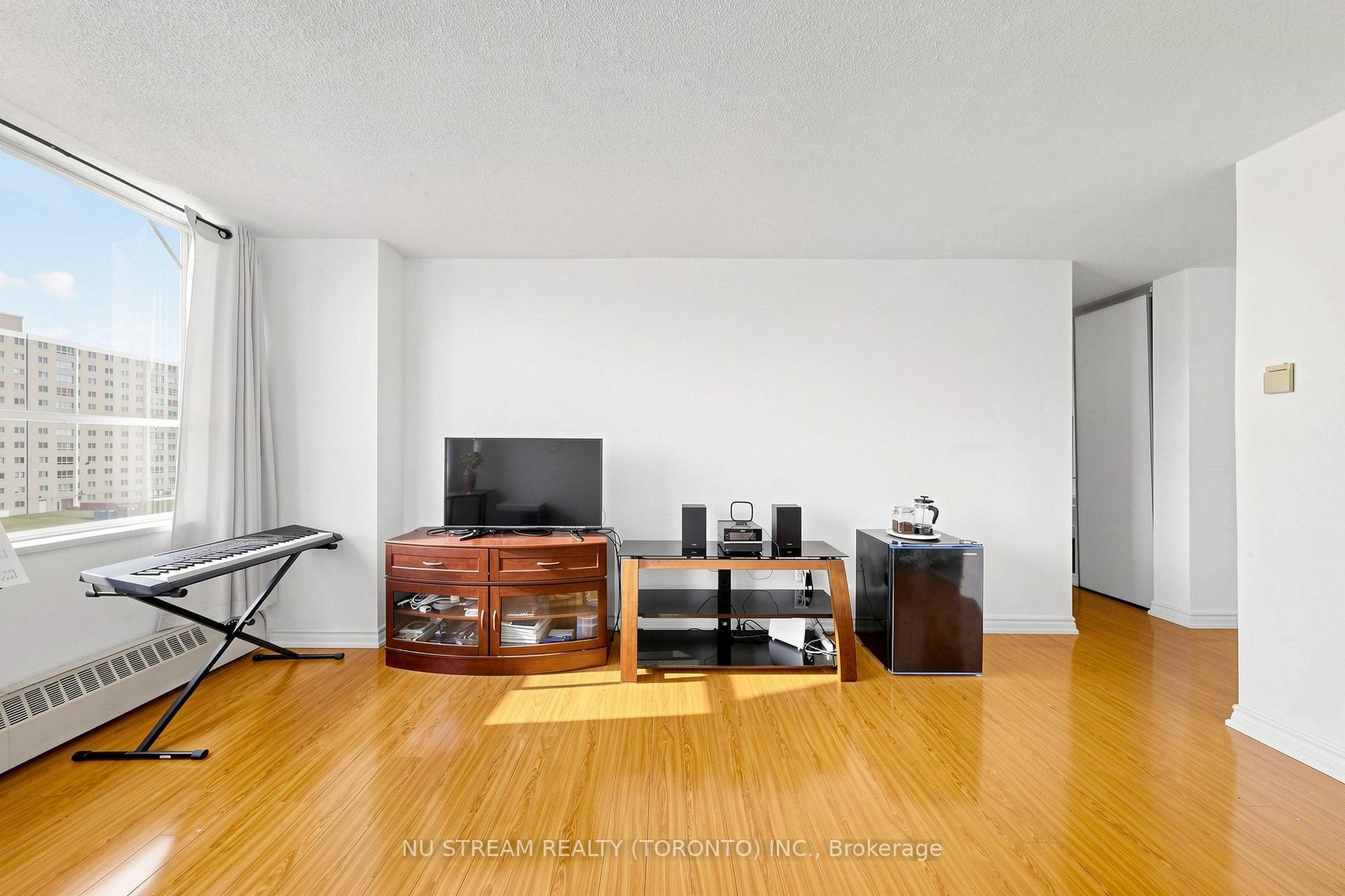 Photo 10 of Unit 604, 100 Lotherton Pathway, North York, Yorkdale-Glen Park — HOMEH