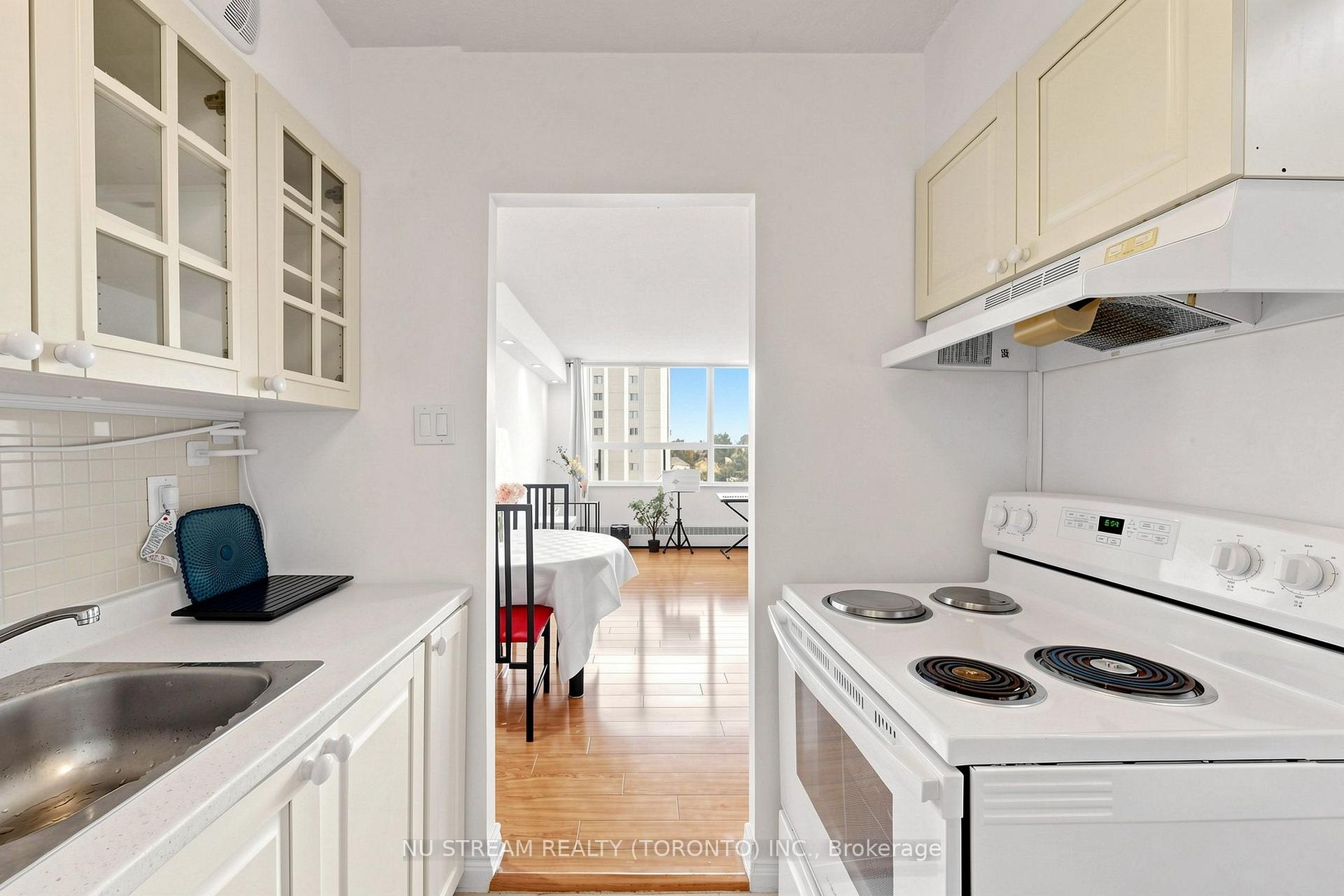 Photo 17 of Unit 604, 100 Lotherton Pathway, North York, Yorkdale-Glen Park — HOMEH