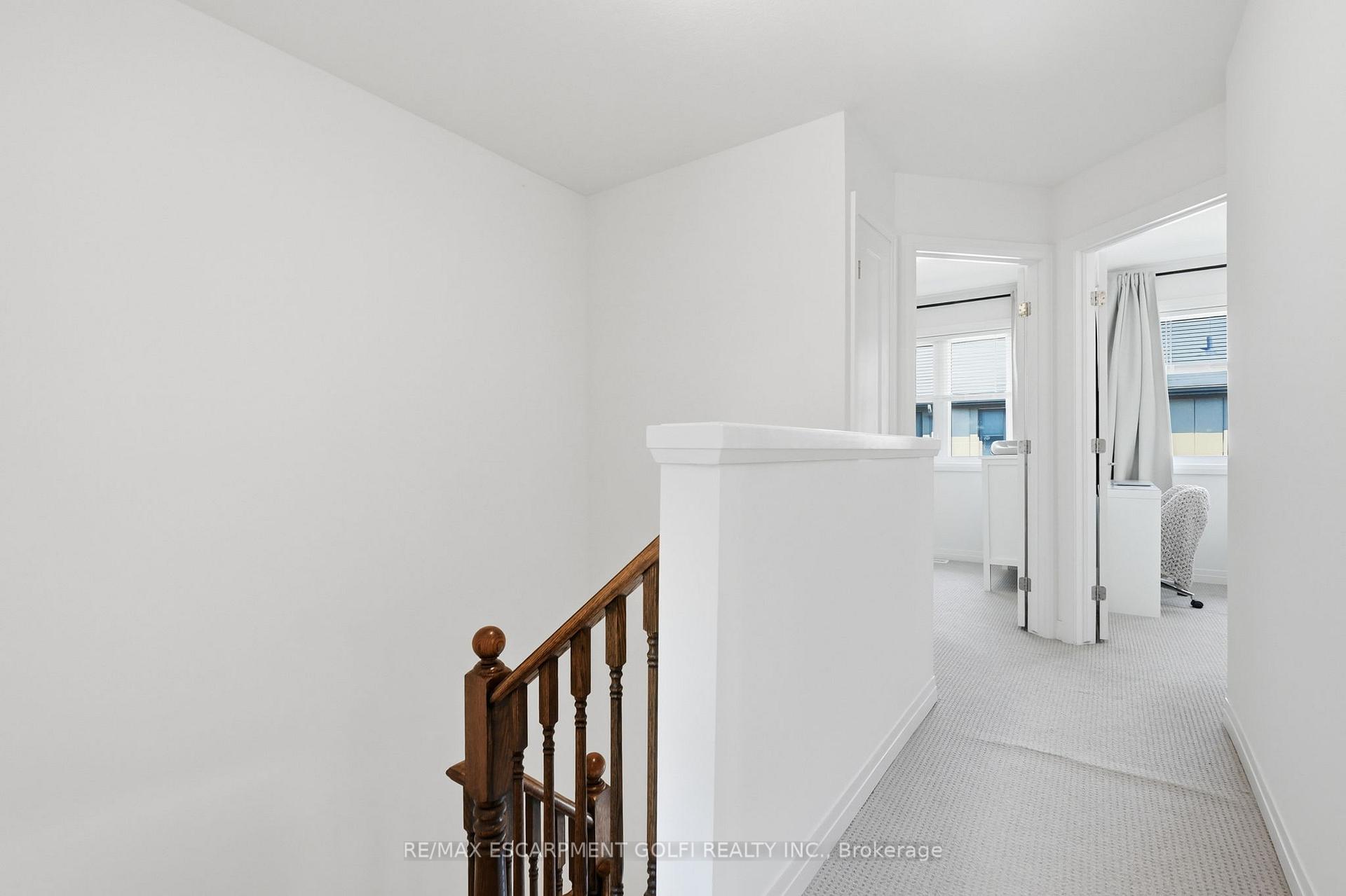 Photo 13 of 4 Could Lane, Hamilton, Ancaster — HOMEH