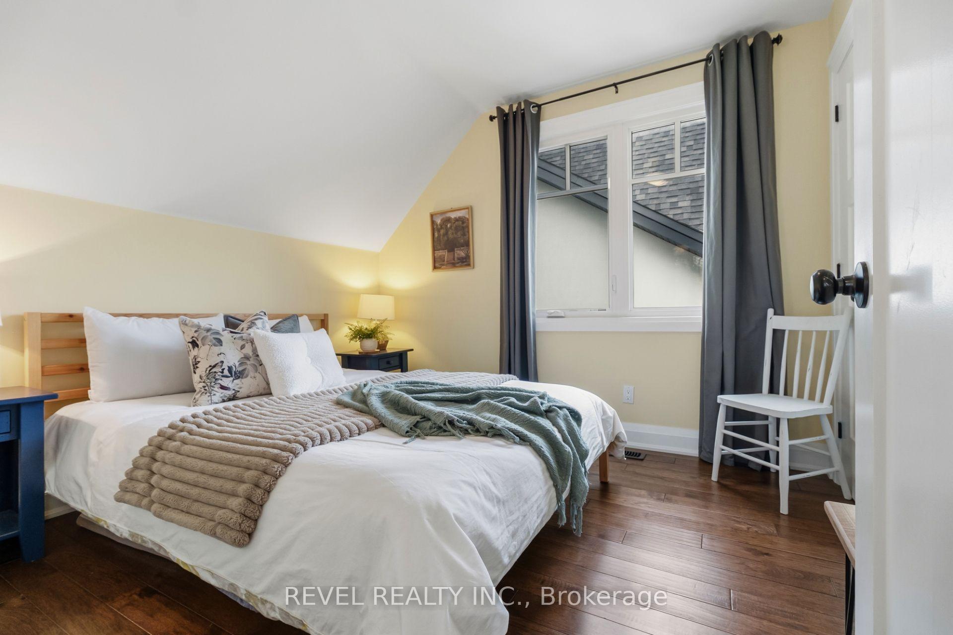 Photo 19 of 36 Earl Street, Mississauga, Streetsville — HOMEH