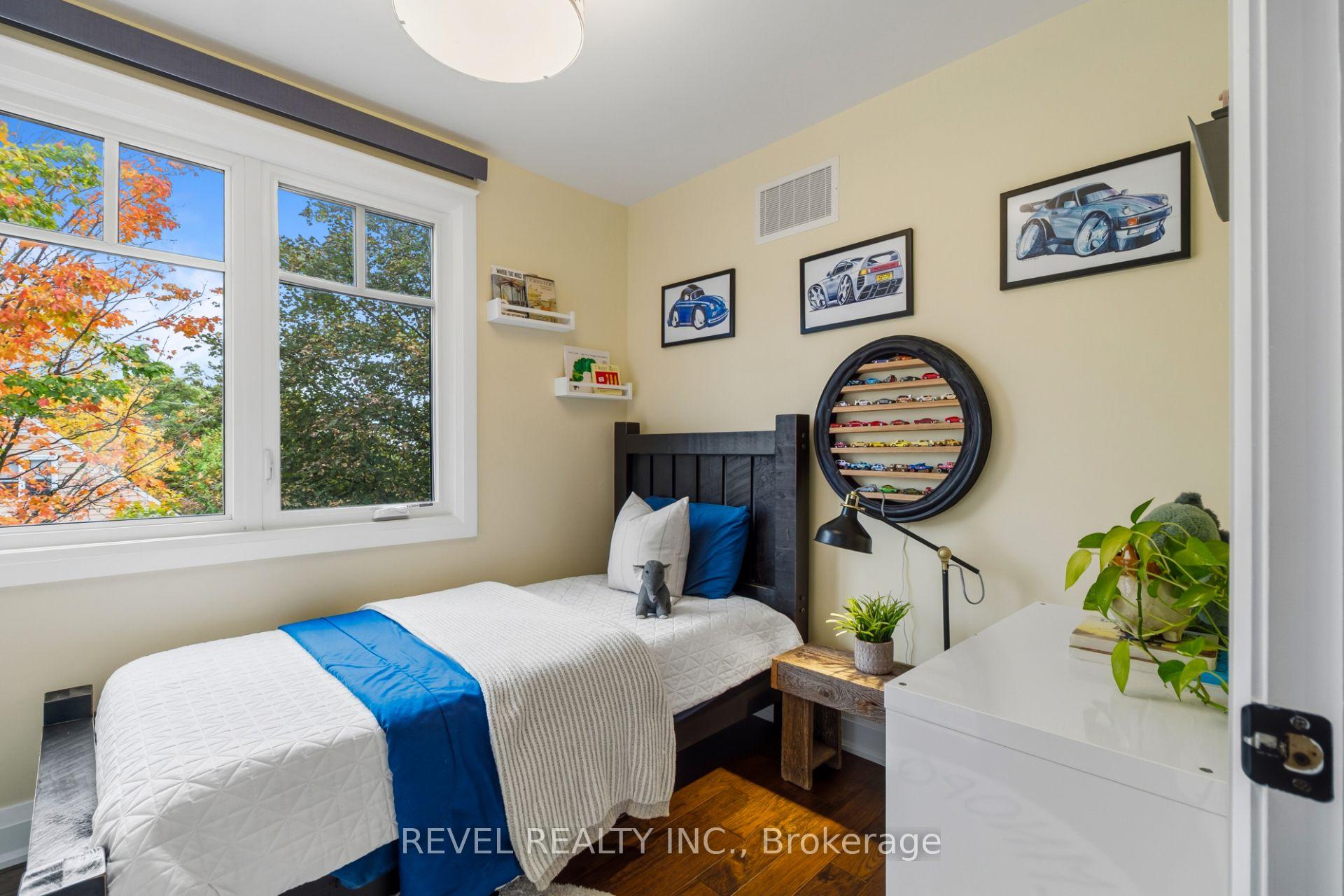 Photo 20 of 36 Earl Street, Mississauga, Streetsville — HOMEH
