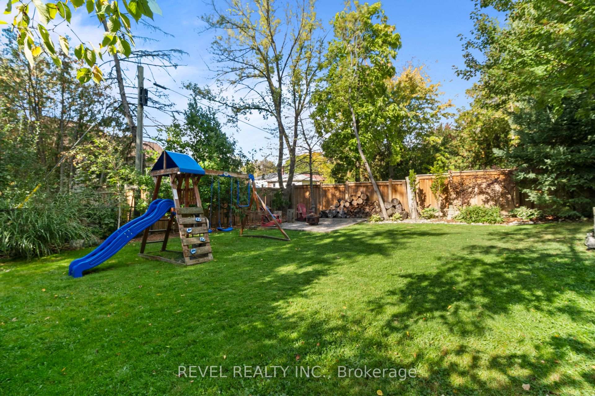 Photo 38 of 36 Earl Street, Mississauga, Streetsville — HOMEH