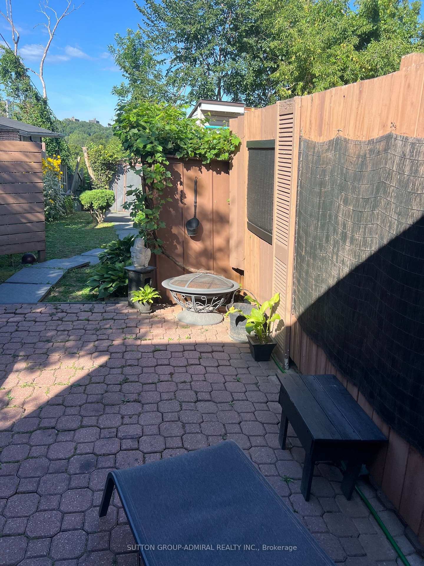 Photo 2 of 128 Spears Street, Toronto, Rockcliffe-Smythe — HOMEH