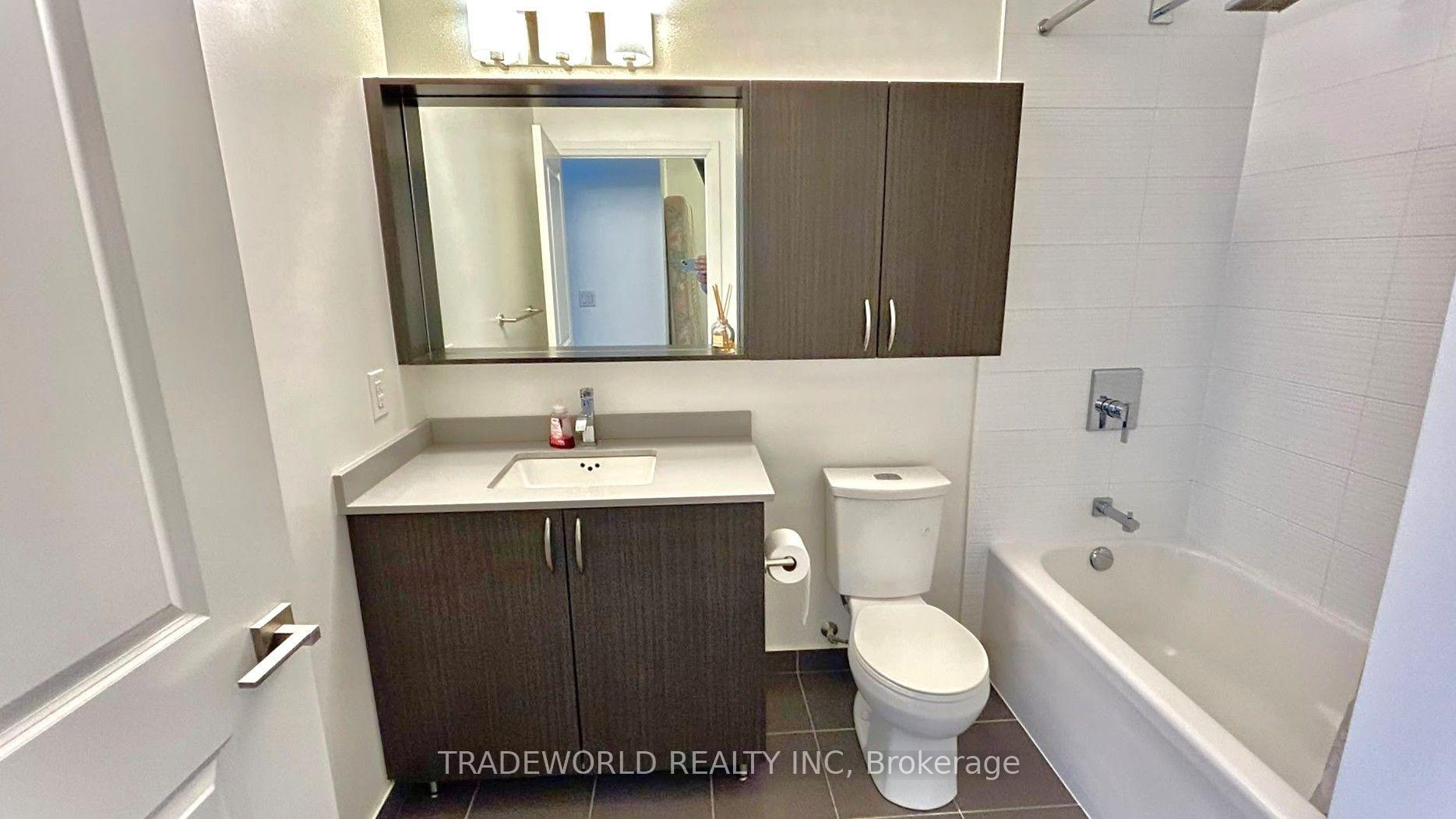 Photo 9 of Unit 2803, 3600 Highway 7, Vaughan, Vaughan Corporate Centre — HOMEH
