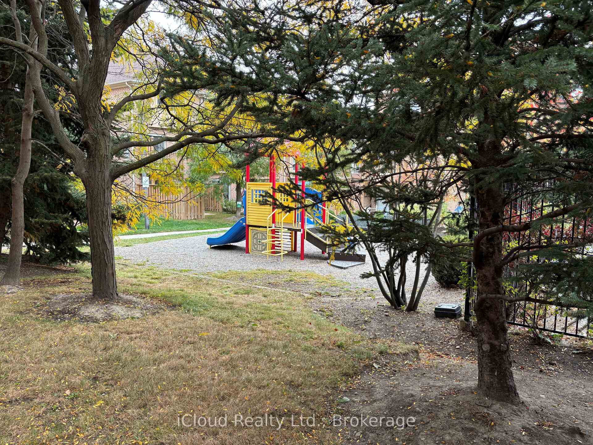 Photo 12 of Unit 7, 50 Strathaven Drive, Mississauga, Hurontario — HOMEH