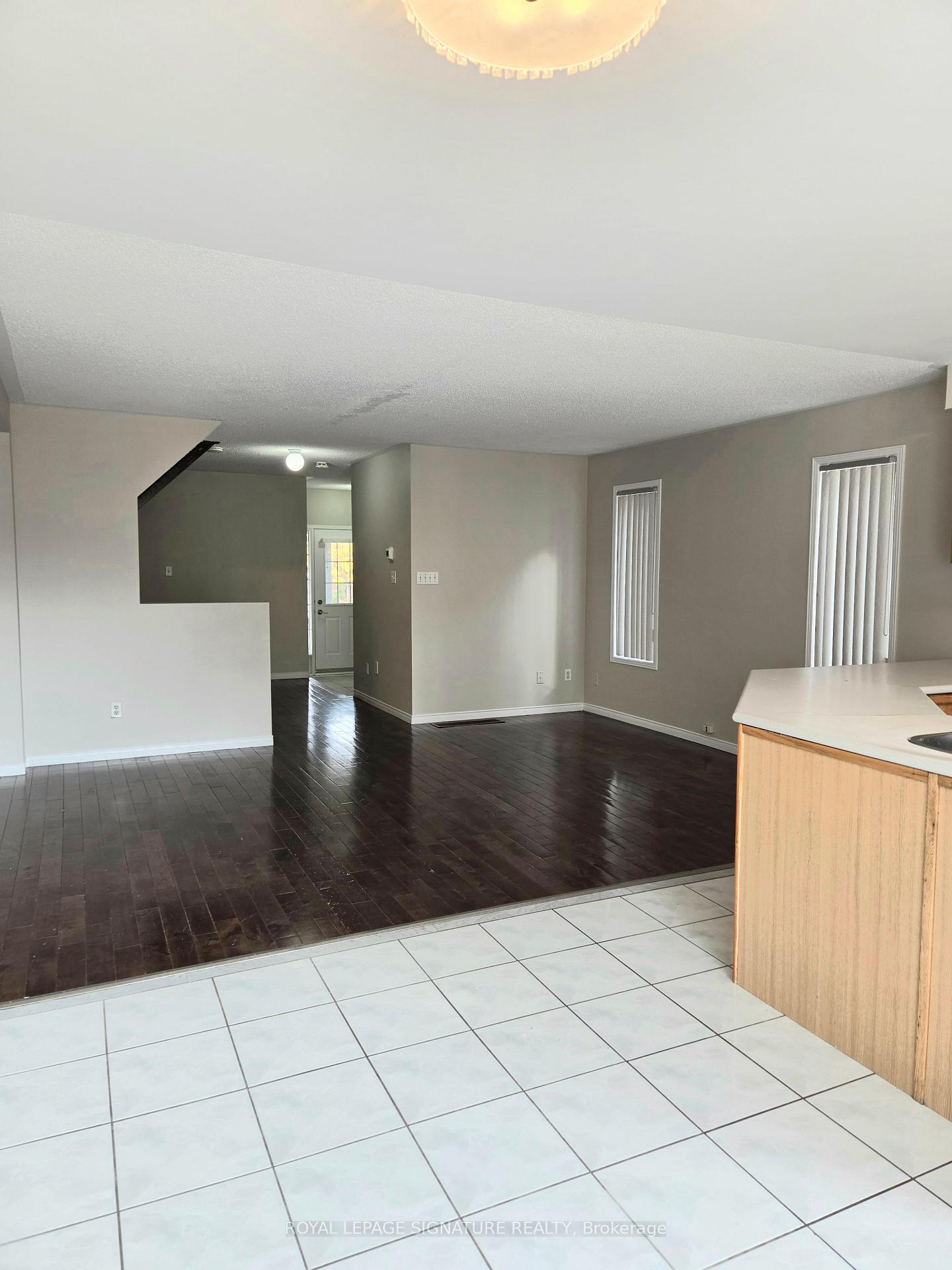 Photo 4 of 7212 Sedan Square, Mississauga, Meadowvale Village — HOMEH