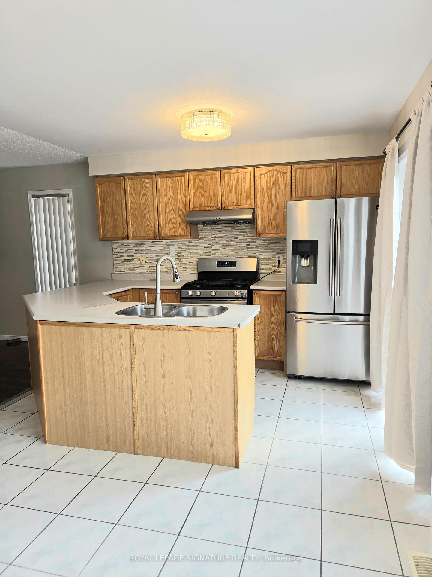 Photo 5 of 7212 Sedan Square, Mississauga, Meadowvale Village — HOMEH