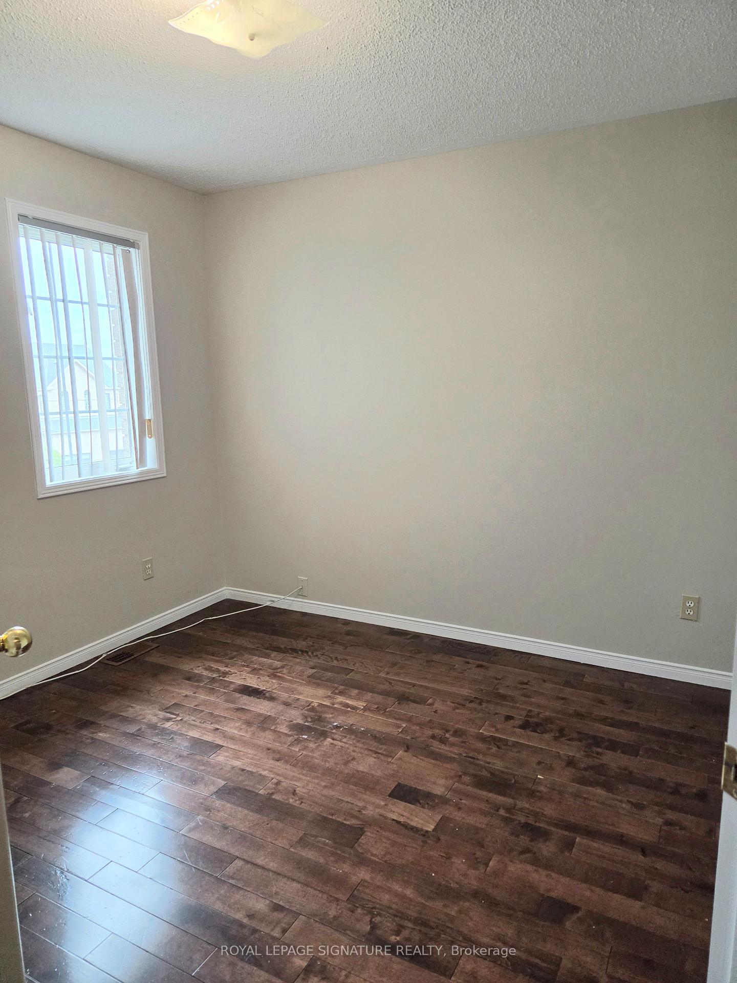 Photo 8 of 7212 Sedan Square, Mississauga, Meadowvale Village — HOMEH