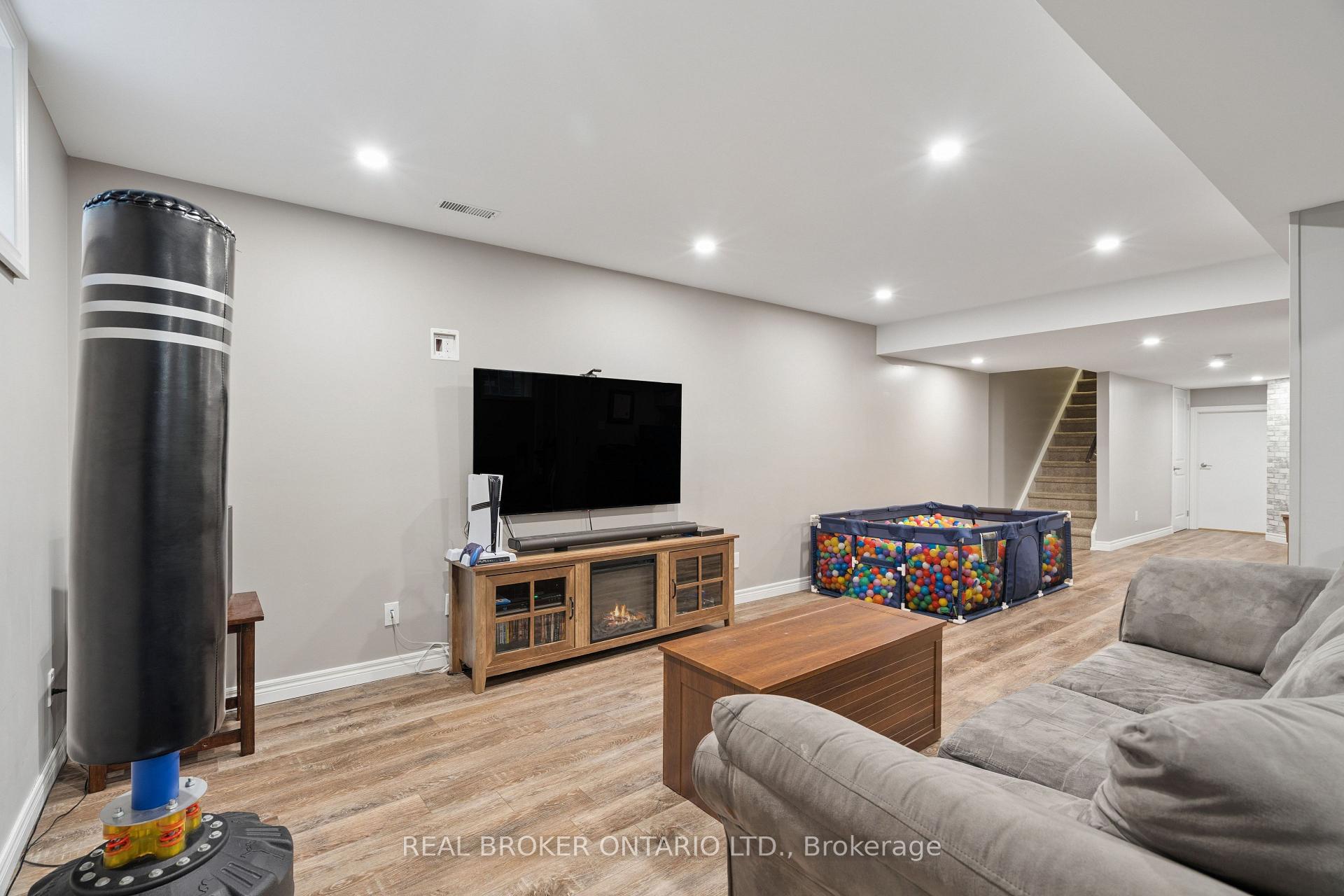 Photo 29 of 569 Starwood Drive, Guelph, Grange Road — HOMEH
