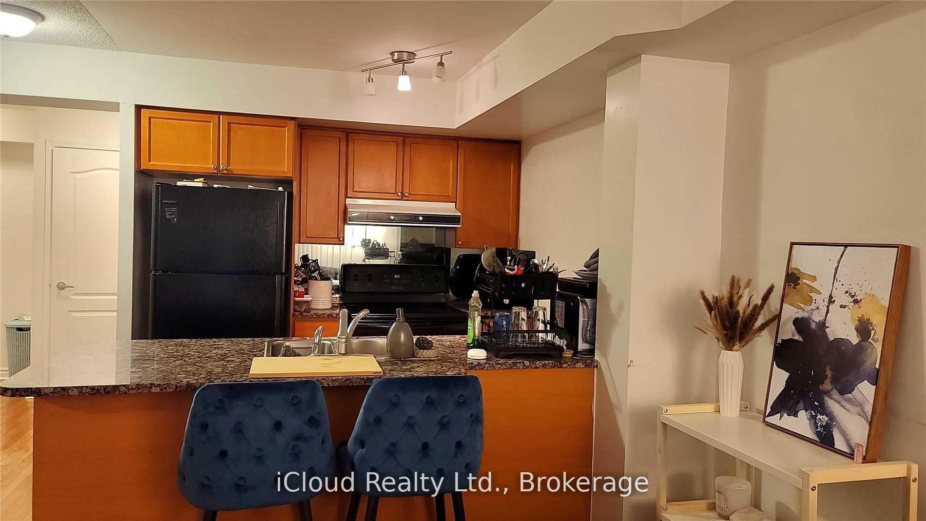 Photo 4 of Unit 1304, 33 Elm Drive, Mississauga, City Centre — HOMEH