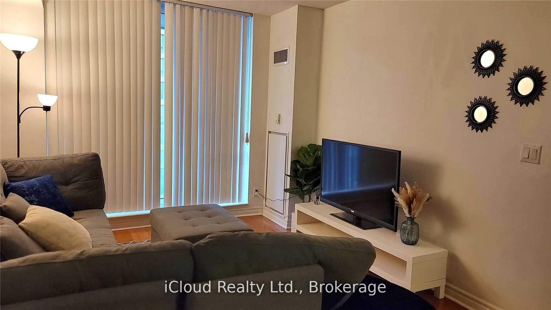 Photo 6 of Unit 1304, 33 Elm Drive, Mississauga, City Centre — HOMEH