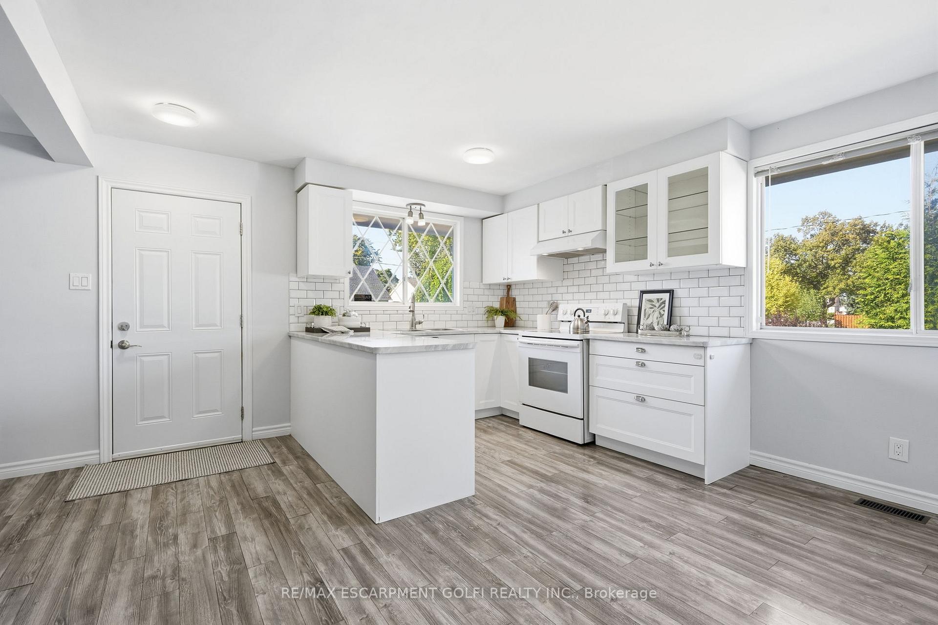 Photo 6 of 11 Dawn Road, St. Catharines, Lakeport — HOMEH