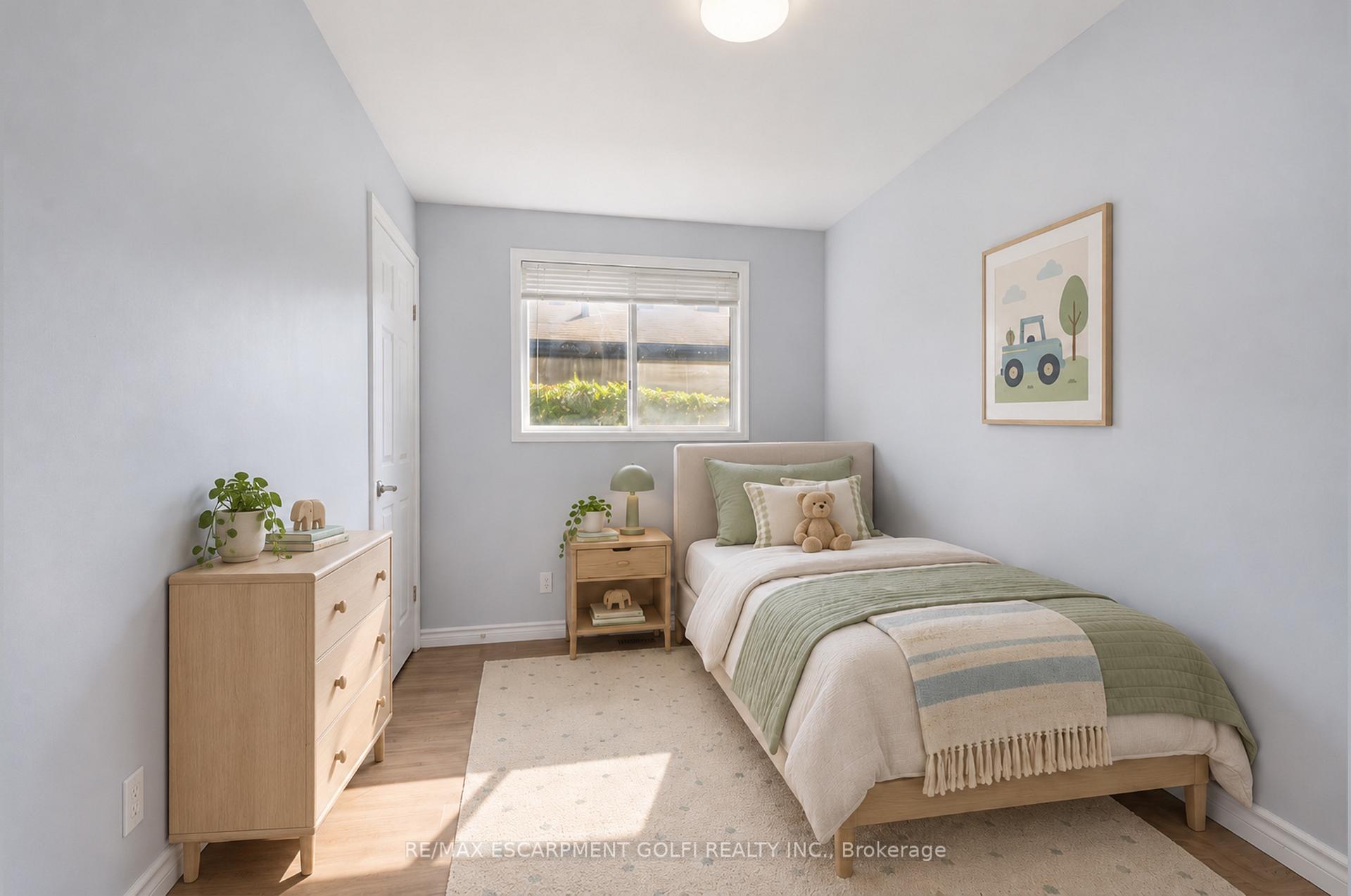 Photo 14 of 11 Dawn Road, St. Catharines, Lakeport — HOMEH