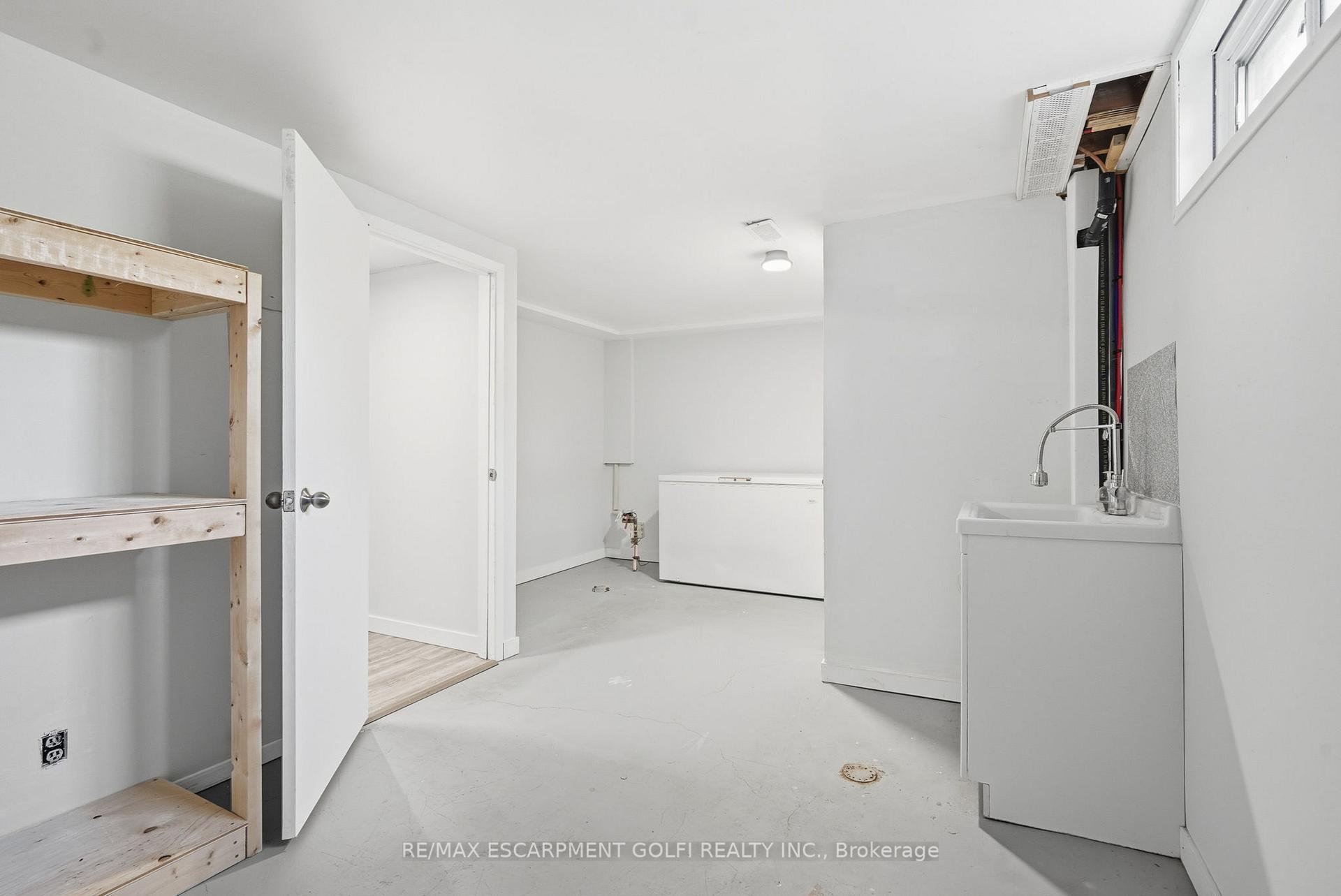 Photo 19 of 11 Dawn Road, St. Catharines, Lakeport — HOMEH