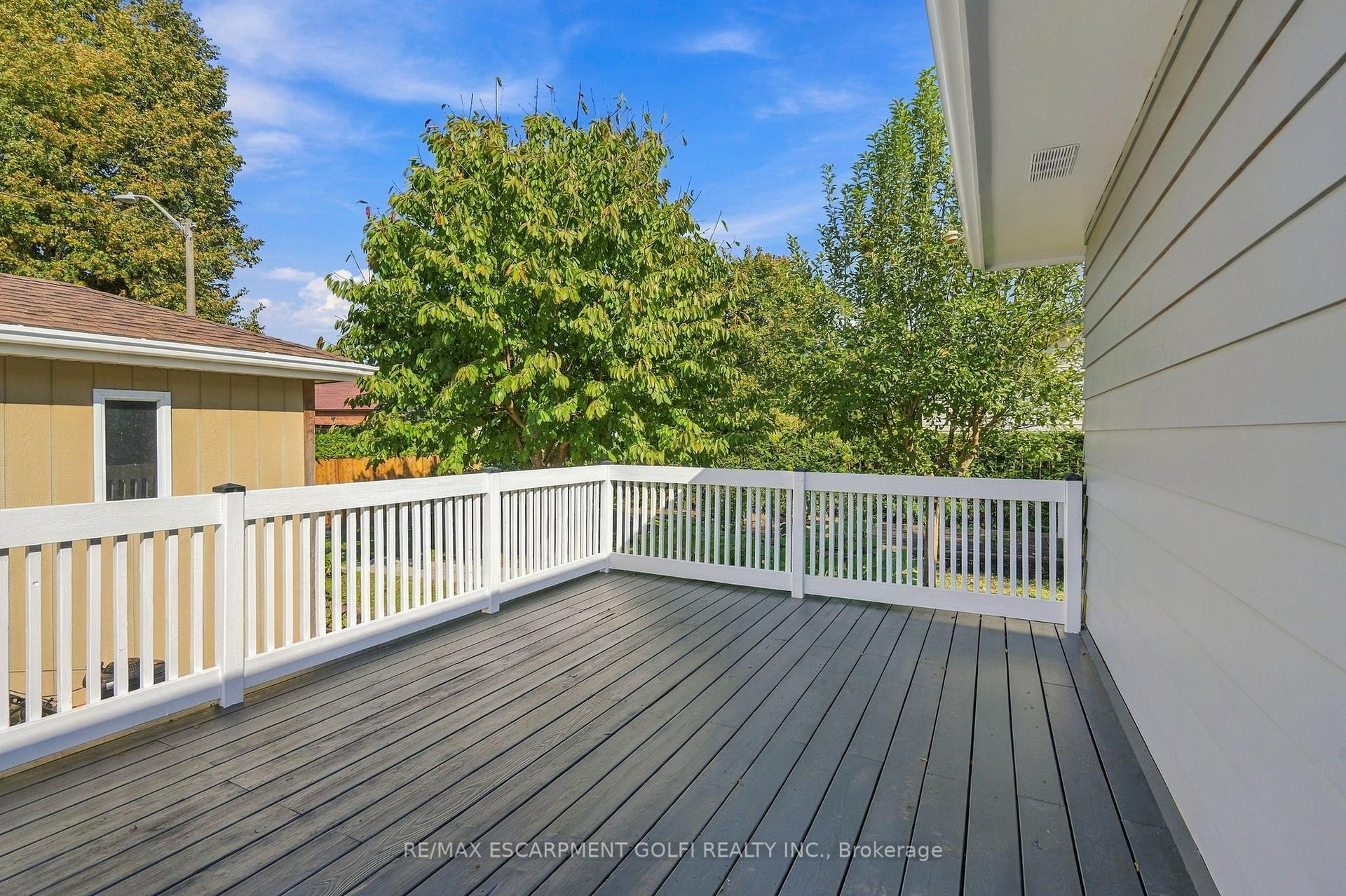 Photo 21 of 11 Dawn Road, St. Catharines, Lakeport — HOMEH