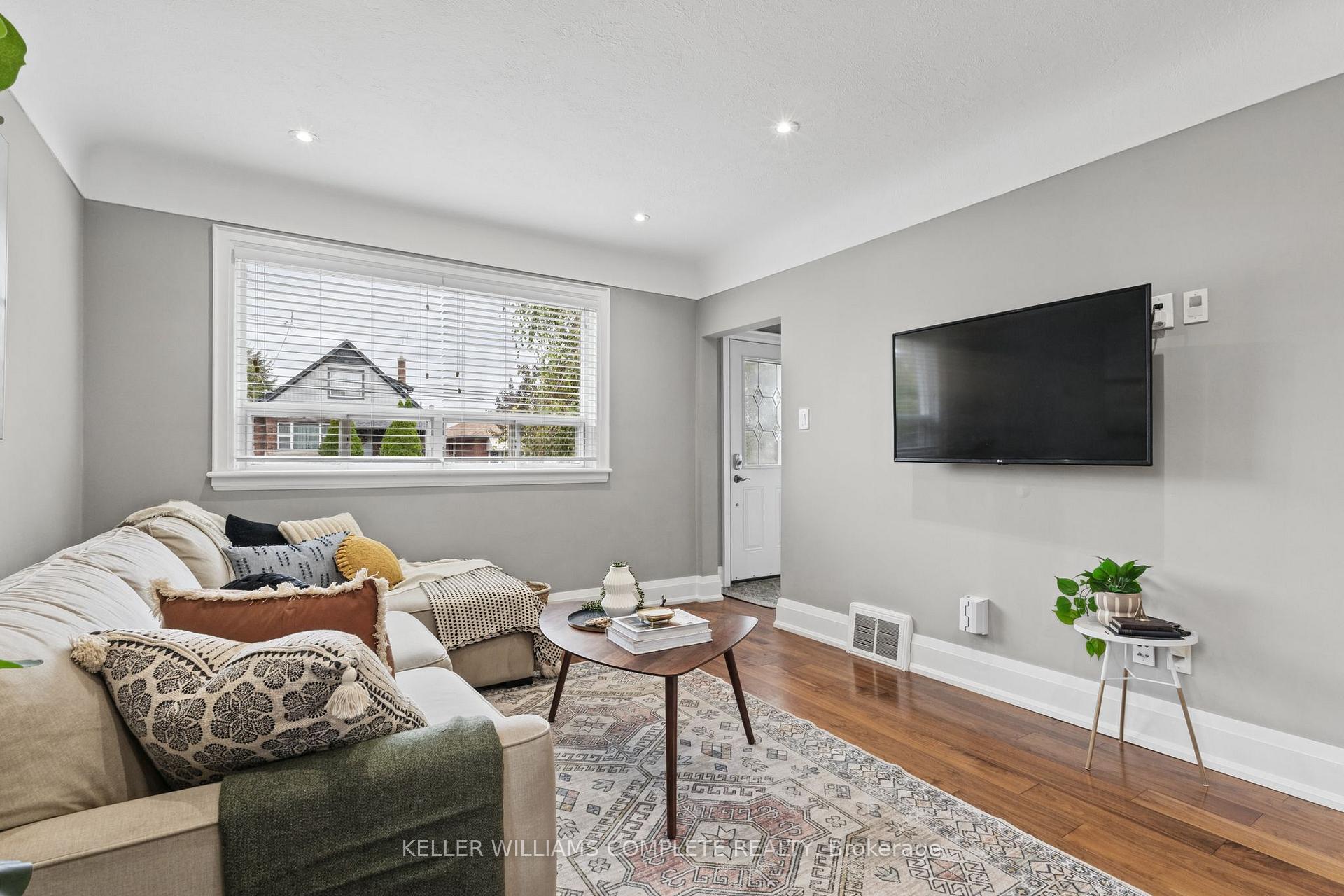 Photo 4 of 191 Rosewood Road, Hamilton, Glenview — HOMEH