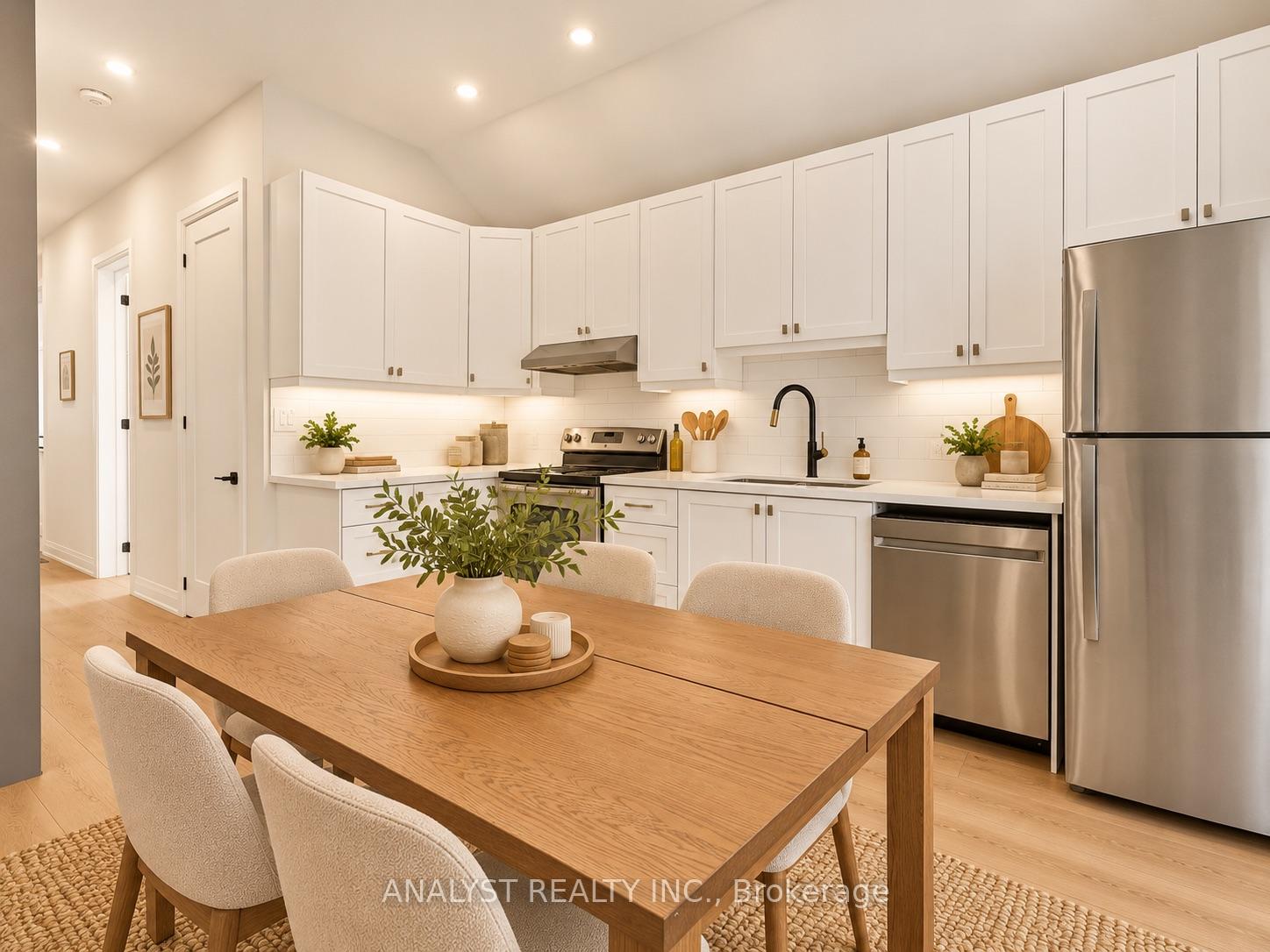 Photo 4 of 42 Smithfield Drive, Etobicoke, Stonegate-Queensway — HOMEH