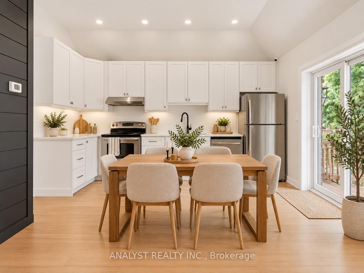 Photo 7 of 42 Smithfield Drive, Etobicoke, Stonegate-Queensway — HOMEH