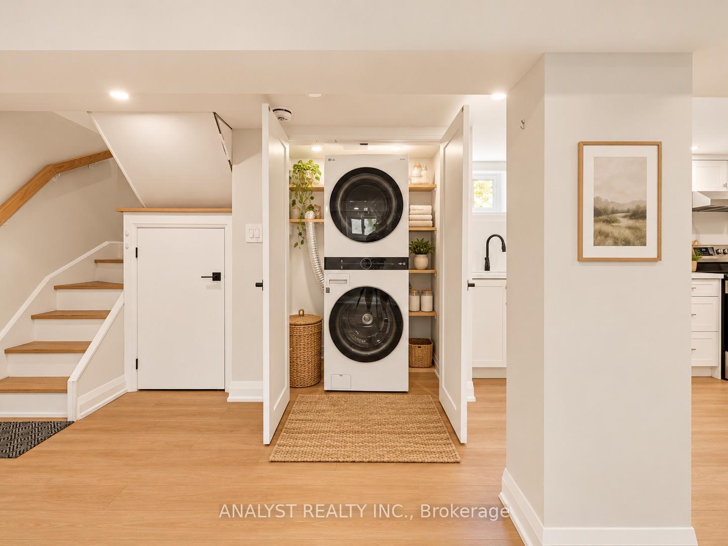 Photo 13 of 42 Smithfield Drive, Etobicoke, Stonegate-Queensway — HOMEH