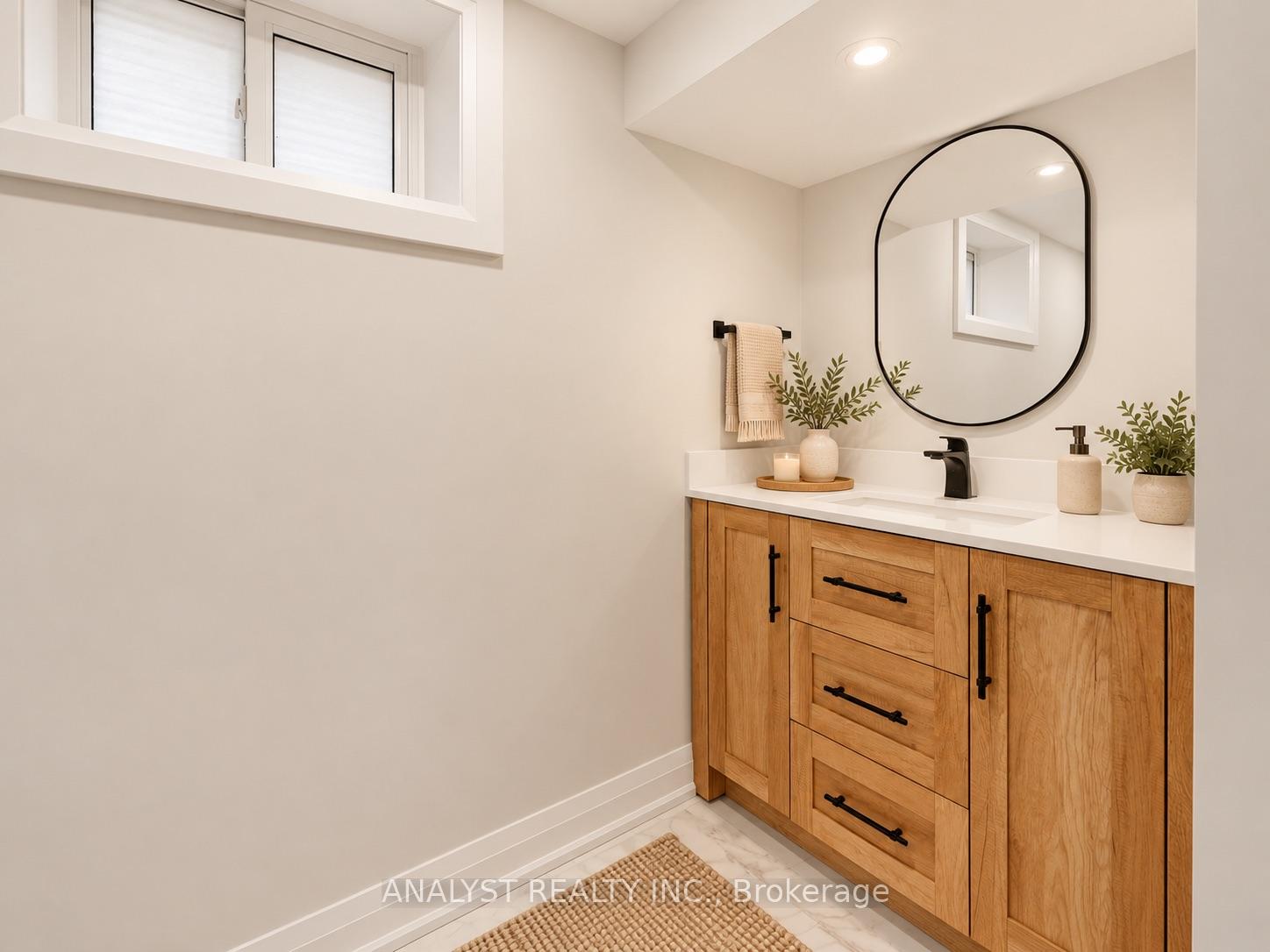Photo 16 of 42 Smithfield Drive, Etobicoke, Stonegate-Queensway — HOMEH