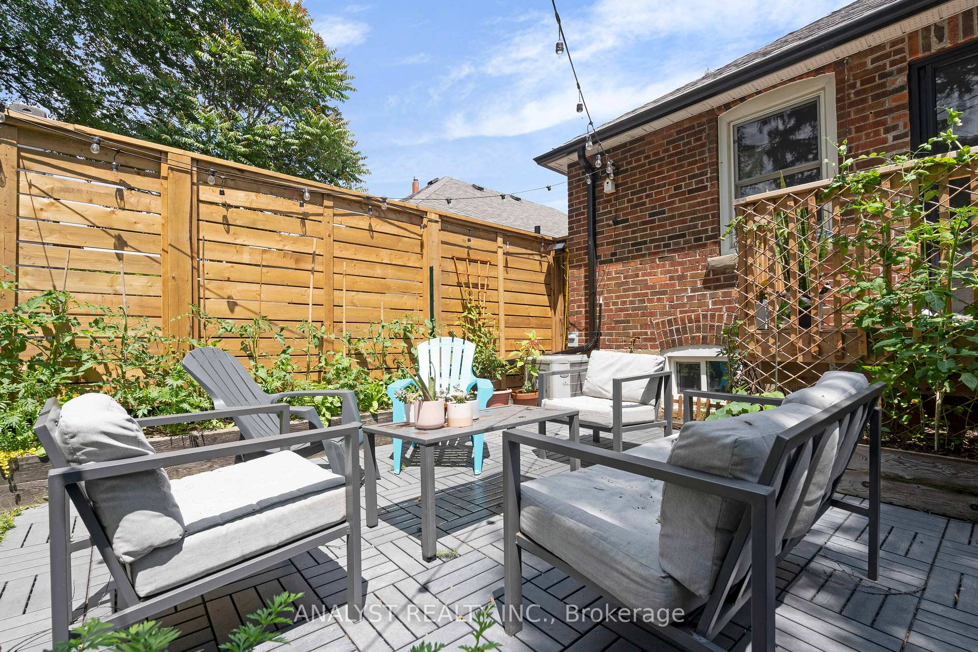 Photo 26 of 42 Smithfield Drive, Etobicoke, Stonegate-Queensway — HOMEH
