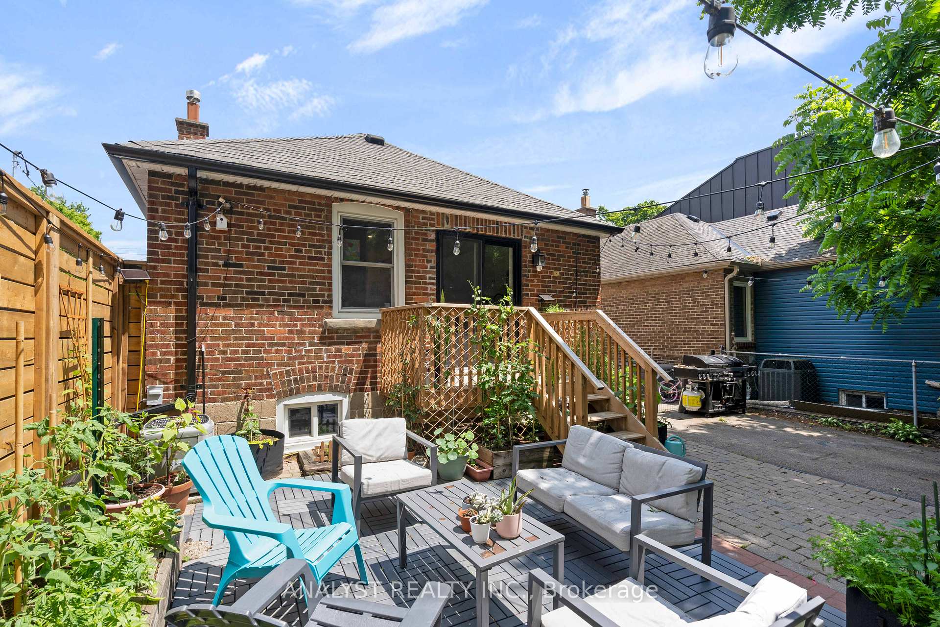 Photo 27 of 42 Smithfield Drive, Etobicoke, Stonegate-Queensway — HOMEH