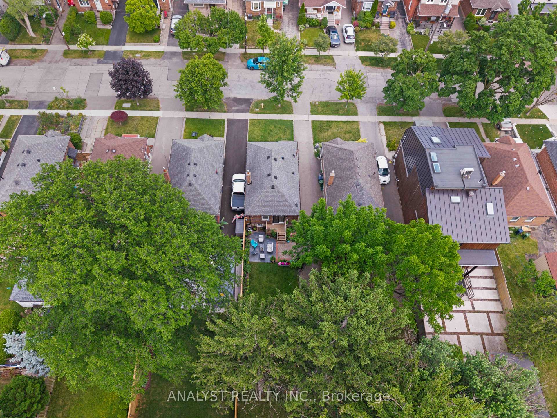 Photo 31 of 42 Smithfield Drive, Etobicoke, Stonegate-Queensway — HOMEH