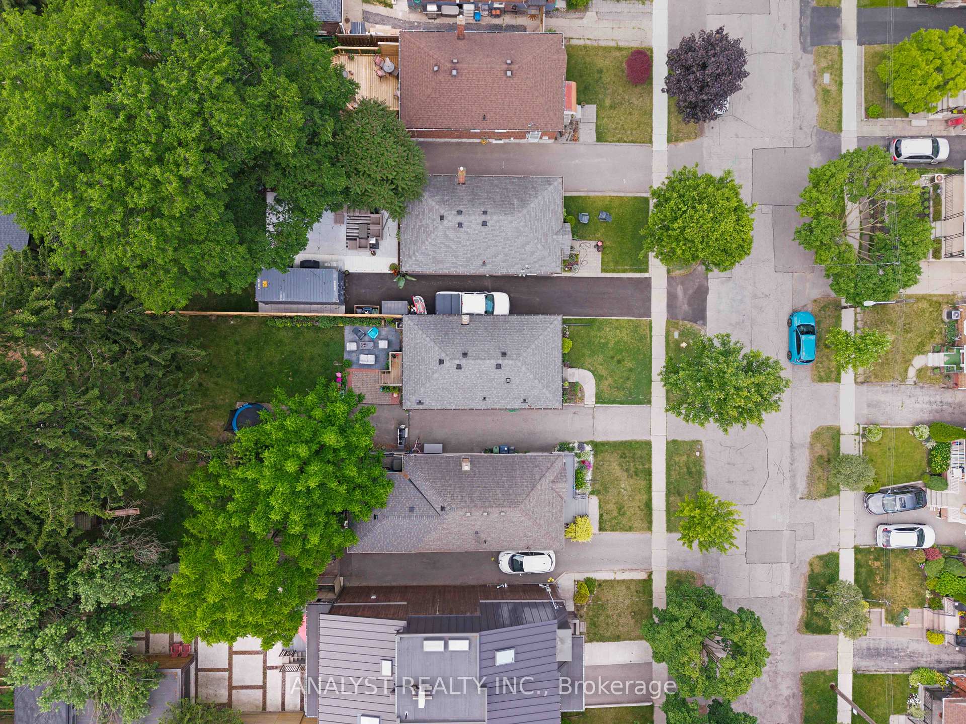 Photo 32 of 42 Smithfield Drive, Etobicoke, Stonegate-Queensway — HOMEH