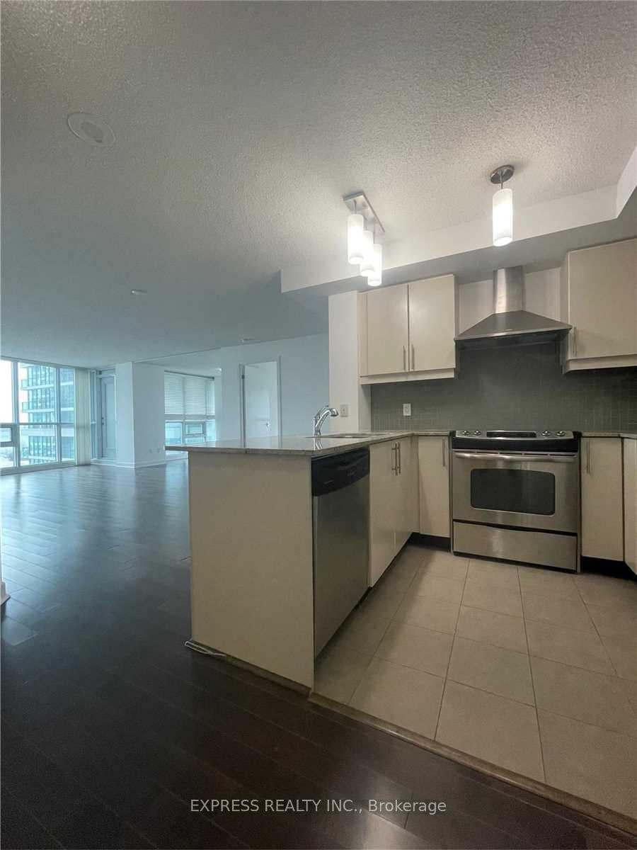Photo 2 of Unit 1010, 18 Harbour Street, Toronto, Waterfront Communities — HOMEH