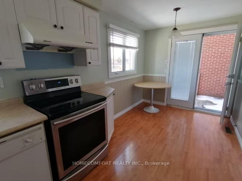 Photo 3 of 68 Carondale Crescent, Scarborough, L'Amoreaux — HOMEH