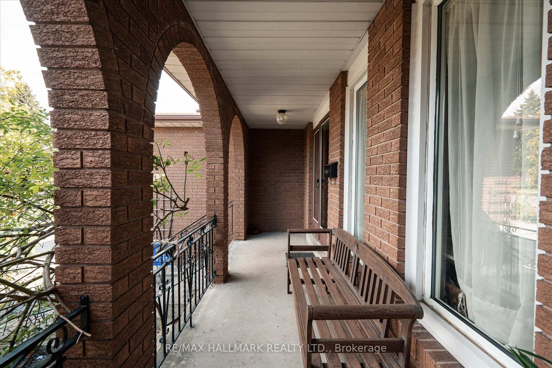 Photo 4 of 16 Ascolda Boulevard, Scarborough, Eglinton East — HOMEH