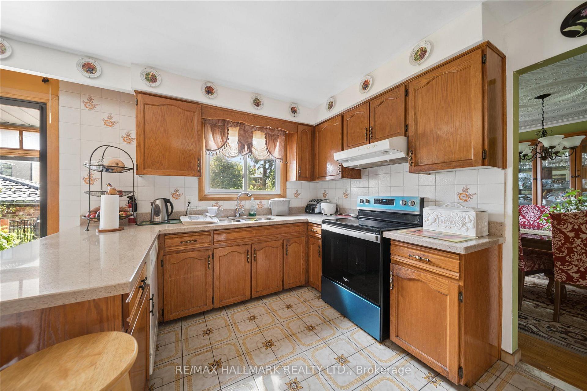 Photo 11 of 16 Ascolda Boulevard, Scarborough, Eglinton East — HOMEH