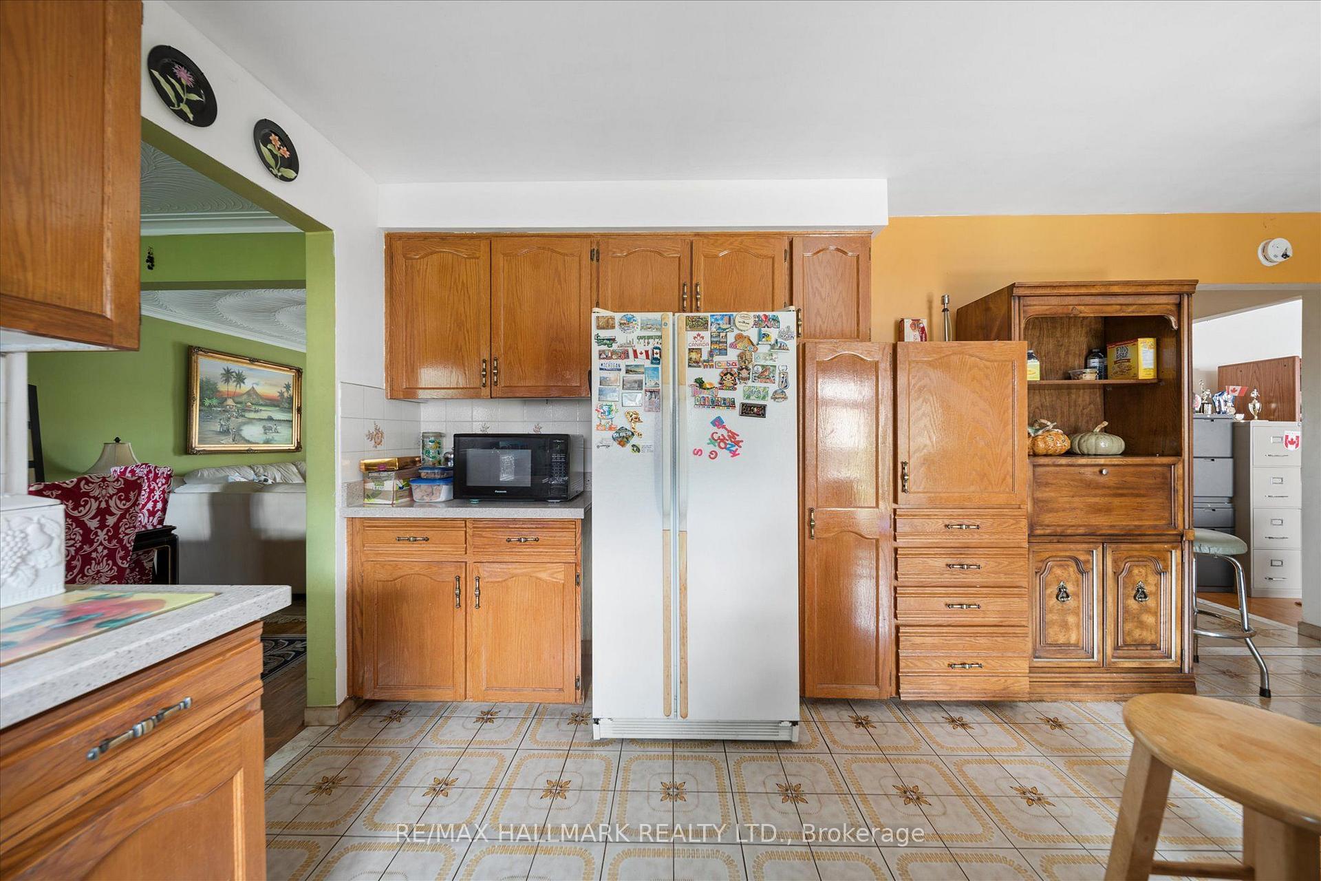 Photo 12 of 16 Ascolda Boulevard, Scarborough, Eglinton East — HOMEH