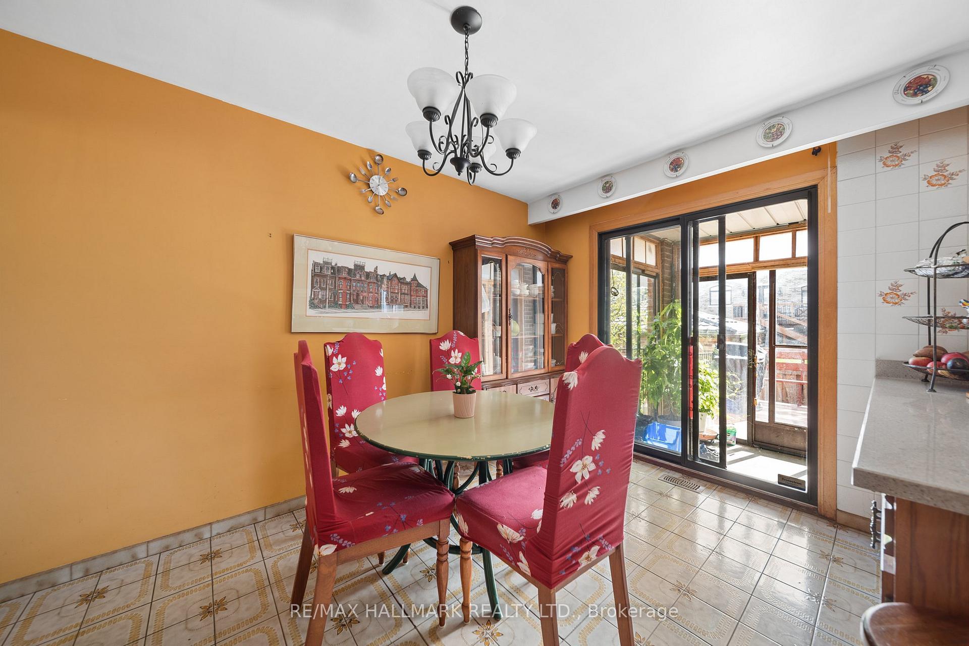 Photo 15 of 16 Ascolda Boulevard, Scarborough, Eglinton East — HOMEH