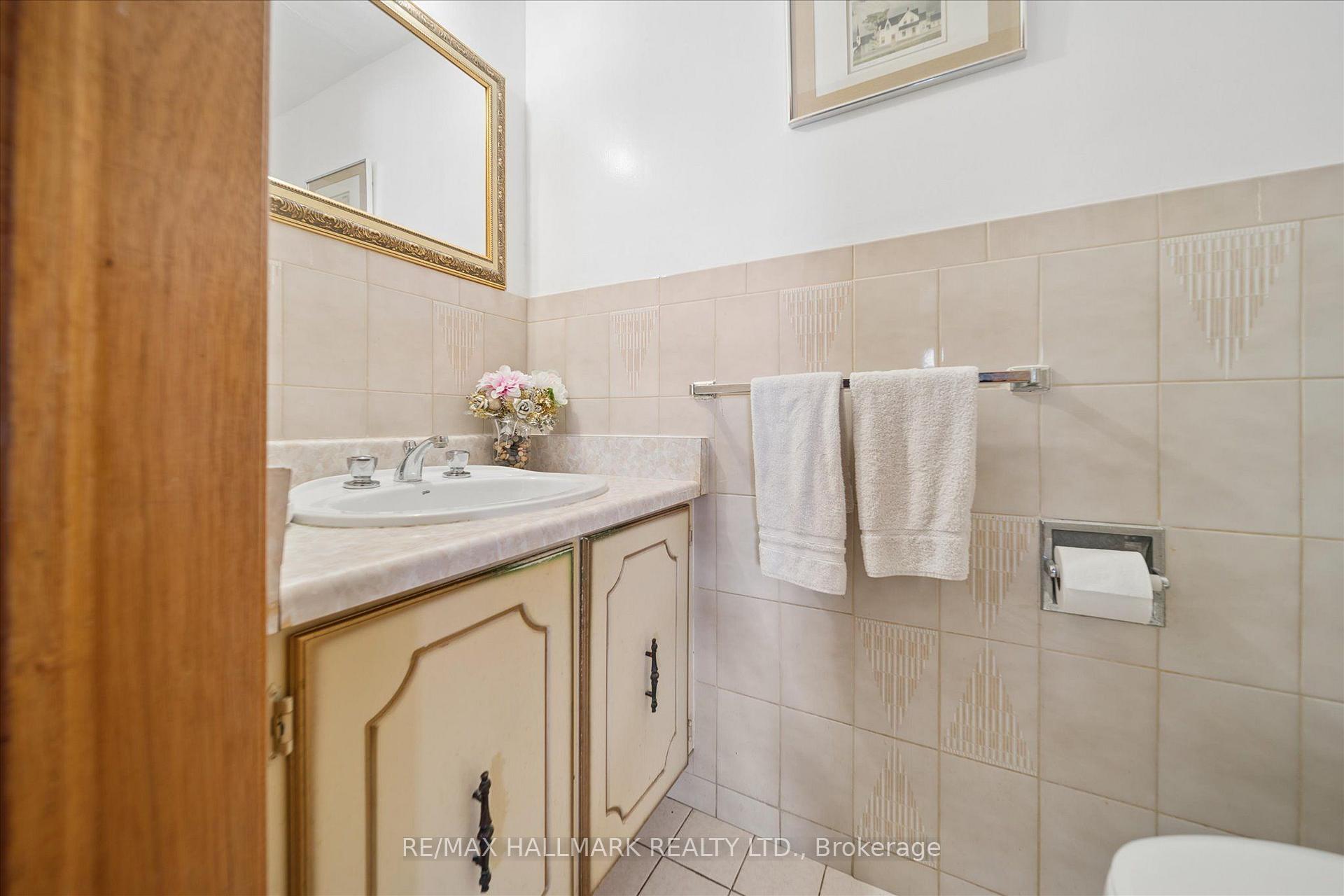 Photo 18 of 16 Ascolda Boulevard, Scarborough, Eglinton East — HOMEH