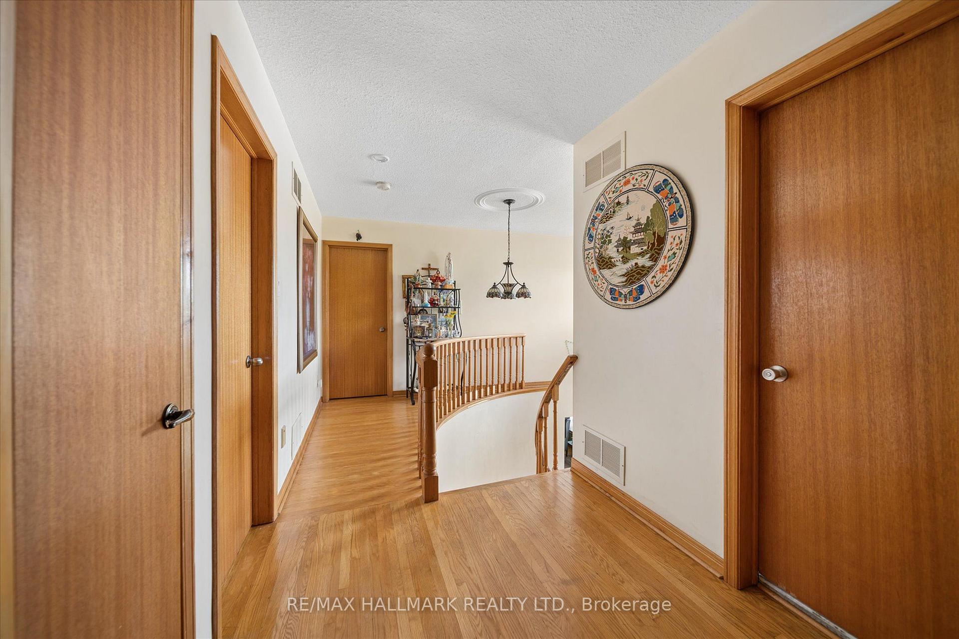 Photo 19 of 16 Ascolda Boulevard, Scarborough, Eglinton East — HOMEH