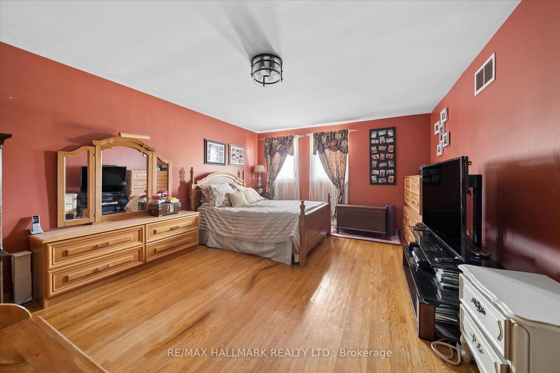 Photo 21 of 16 Ascolda Boulevard, Scarborough, Eglinton East — HOMEH