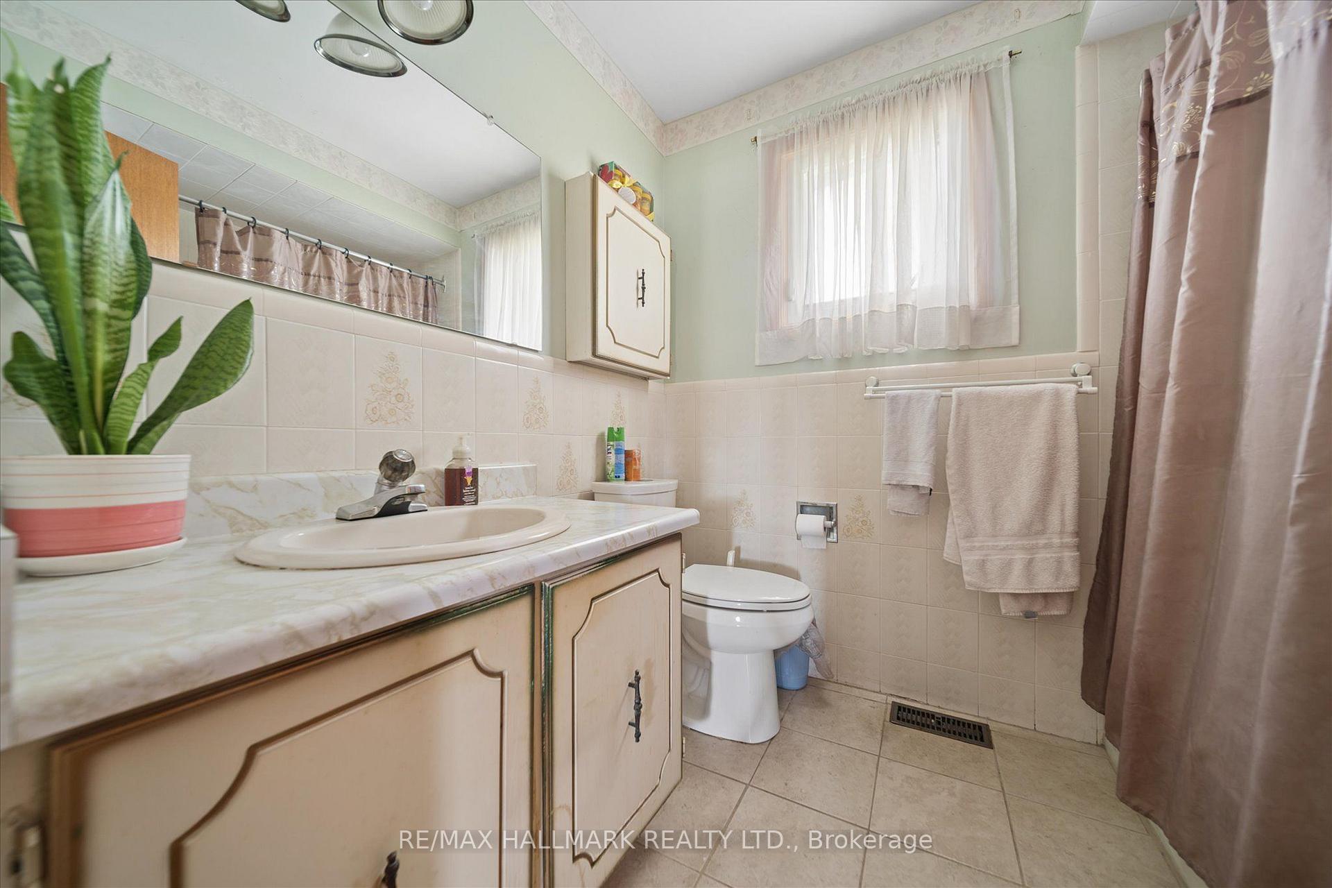Photo 23 of 16 Ascolda Boulevard, Scarborough, Eglinton East — HOMEH