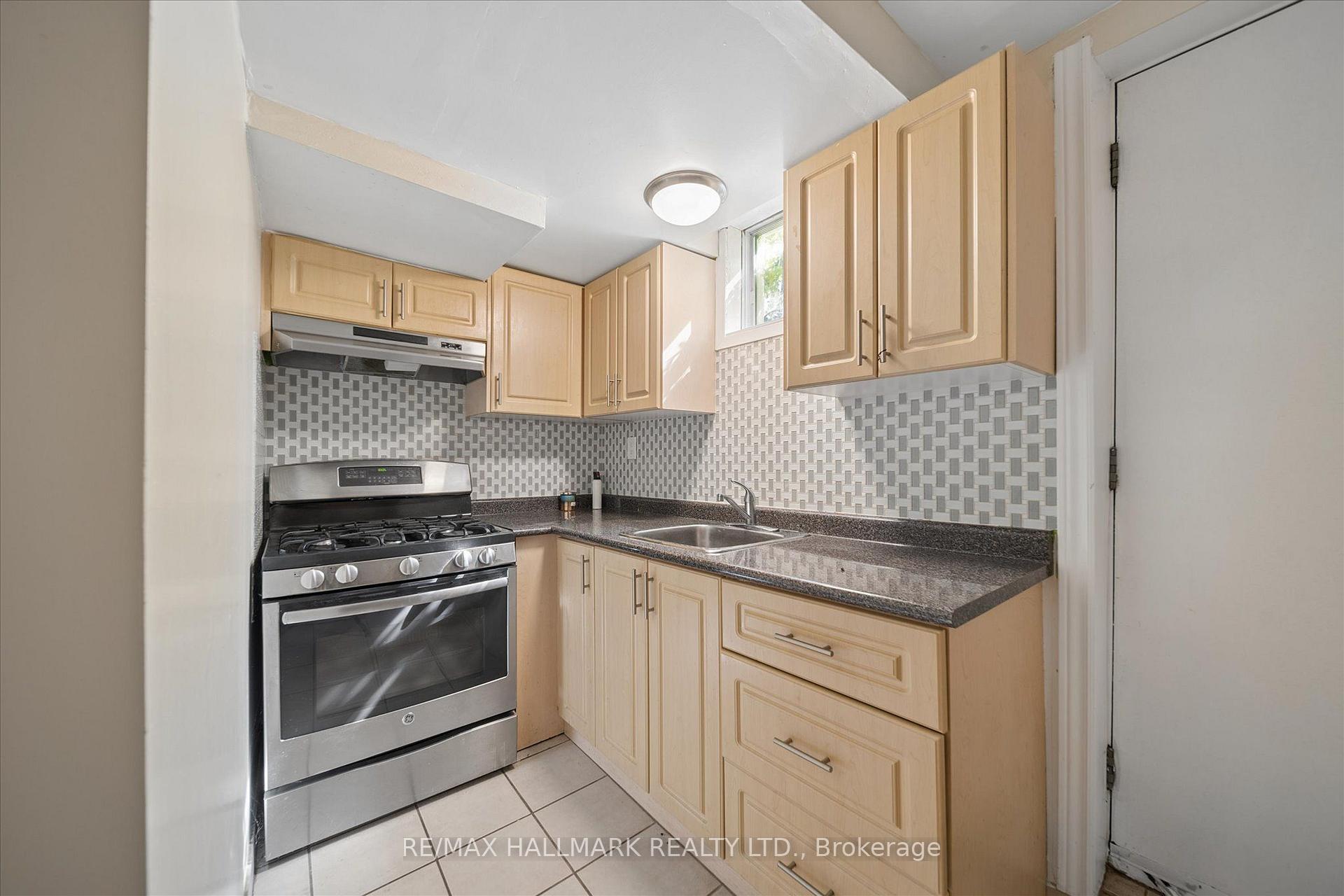 Photo 33 of 16 Ascolda Boulevard, Scarborough, Eglinton East — HOMEH