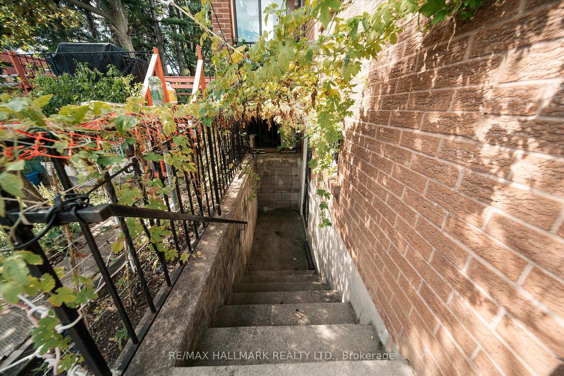 Photo 42 of 16 Ascolda Boulevard, Scarborough, Eglinton East — HOMEH