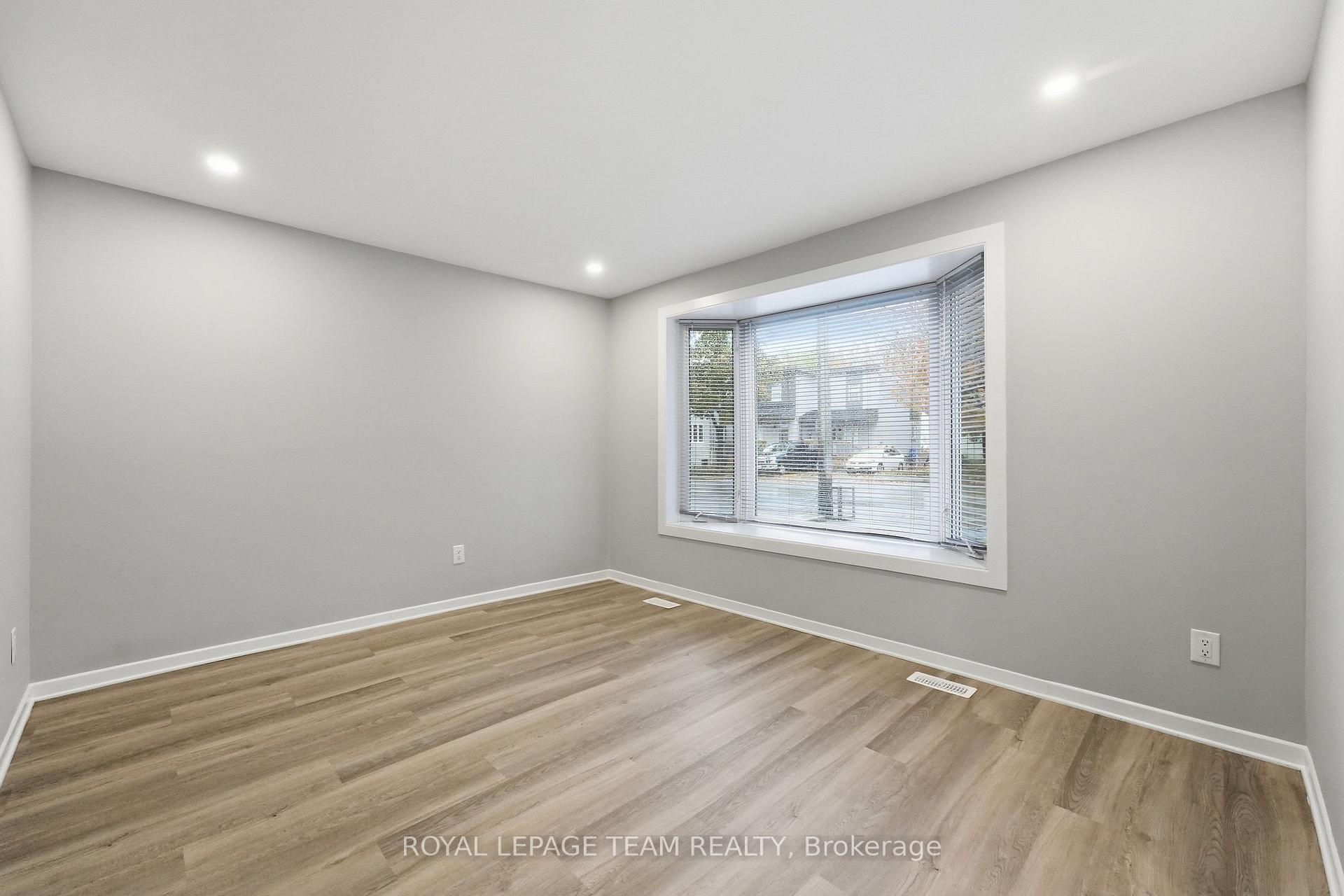 Photo 14 of 289 Montfort Street, Ottawa, Vanier — HOMEH