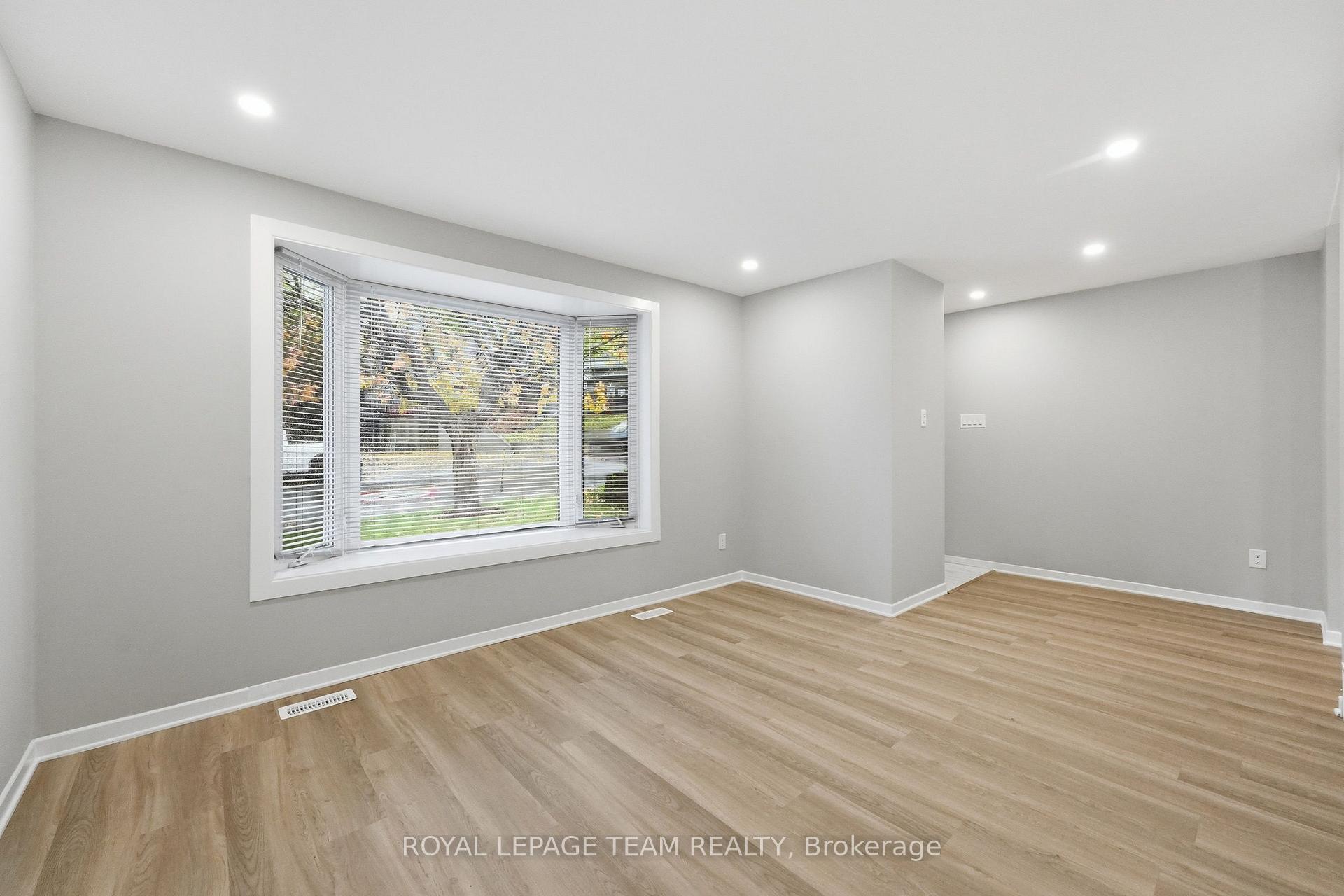 Photo 18 of 289 Montfort Street, Ottawa, Vanier — HOMEH