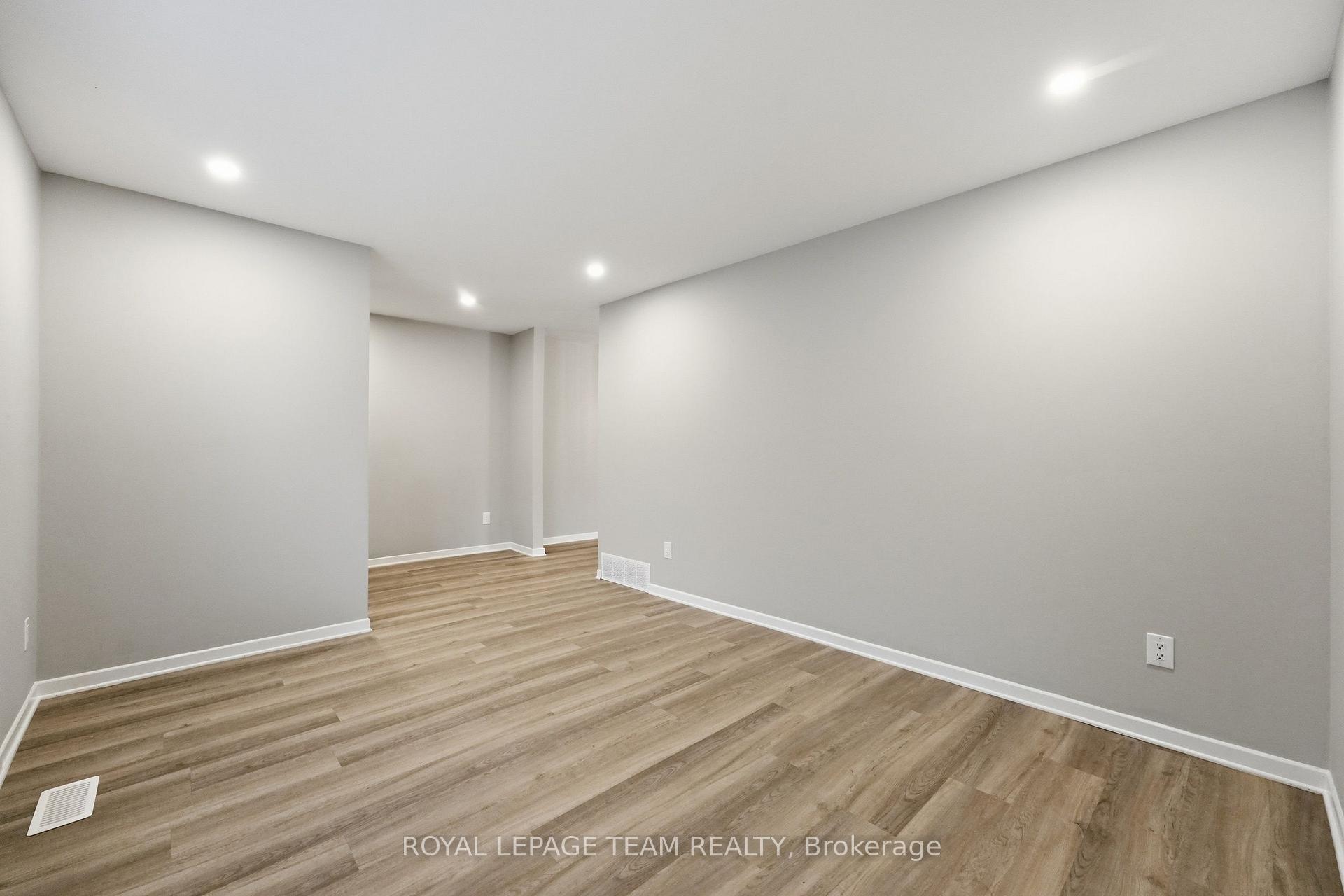 Photo 20 of 289 Montfort Street, Ottawa, Vanier — HOMEH
