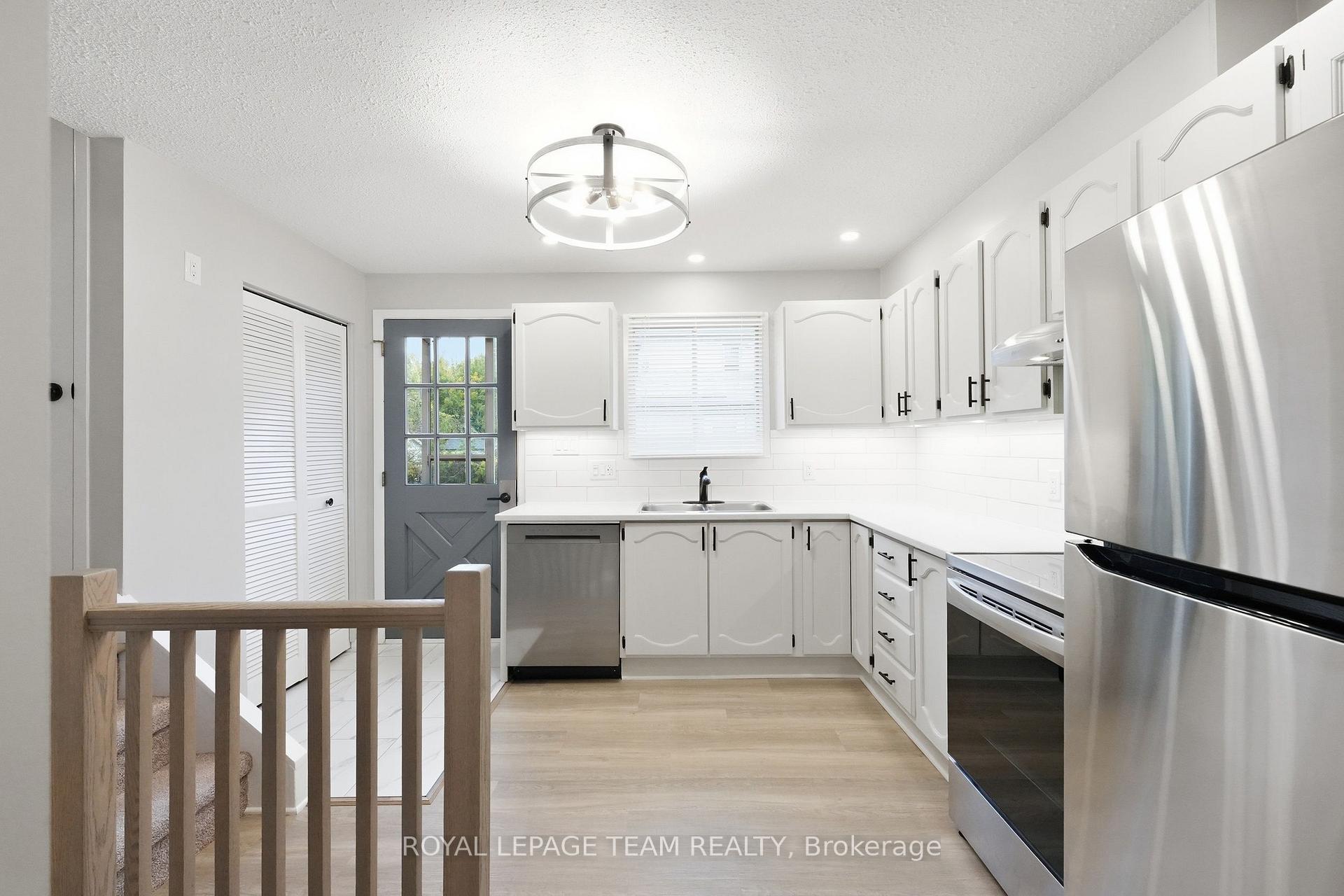 Photo 30 of 289 Montfort Street, Ottawa, Vanier — HOMEH