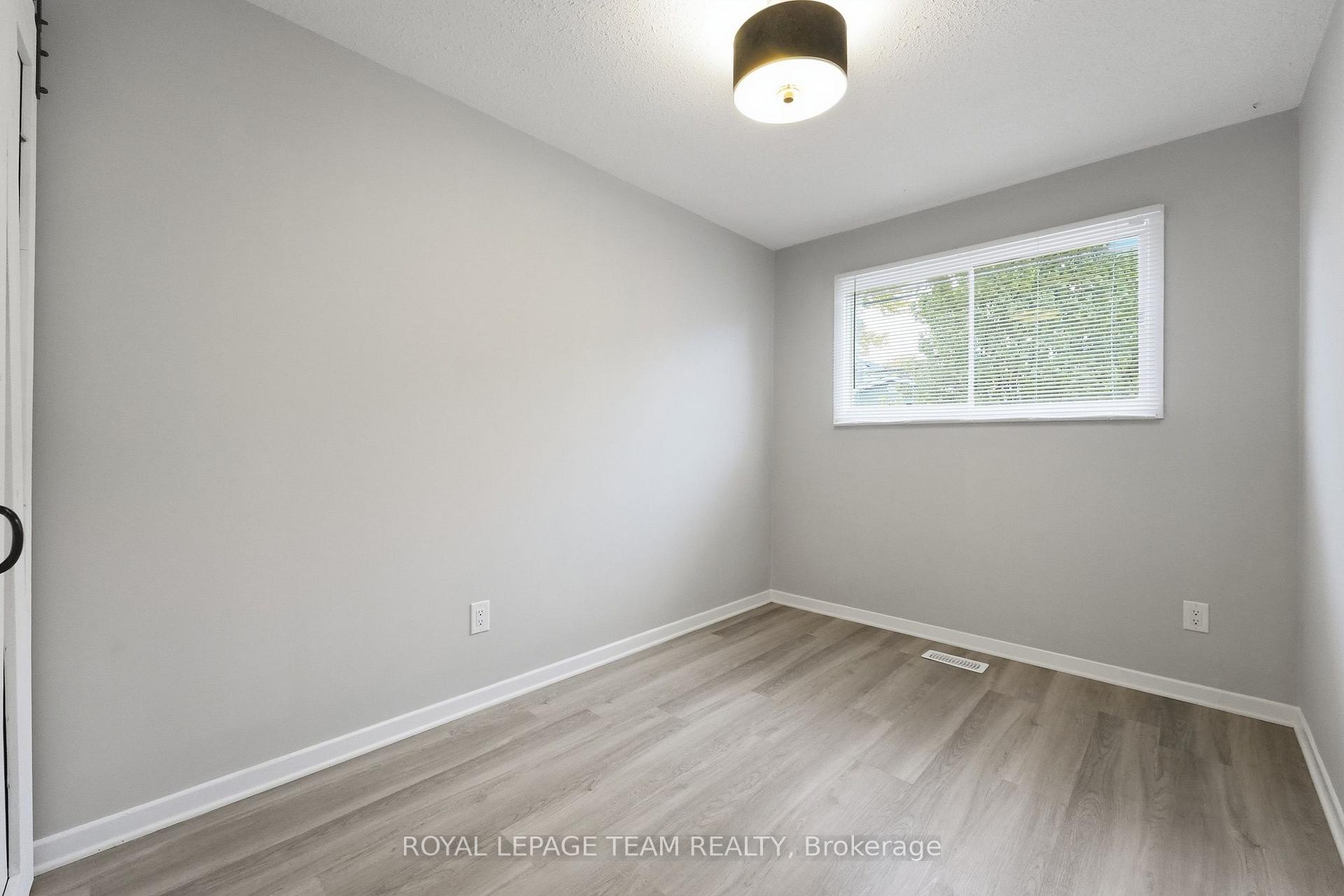 Photo 46 of 289 Montfort Street, Ottawa, Vanier — HOMEH