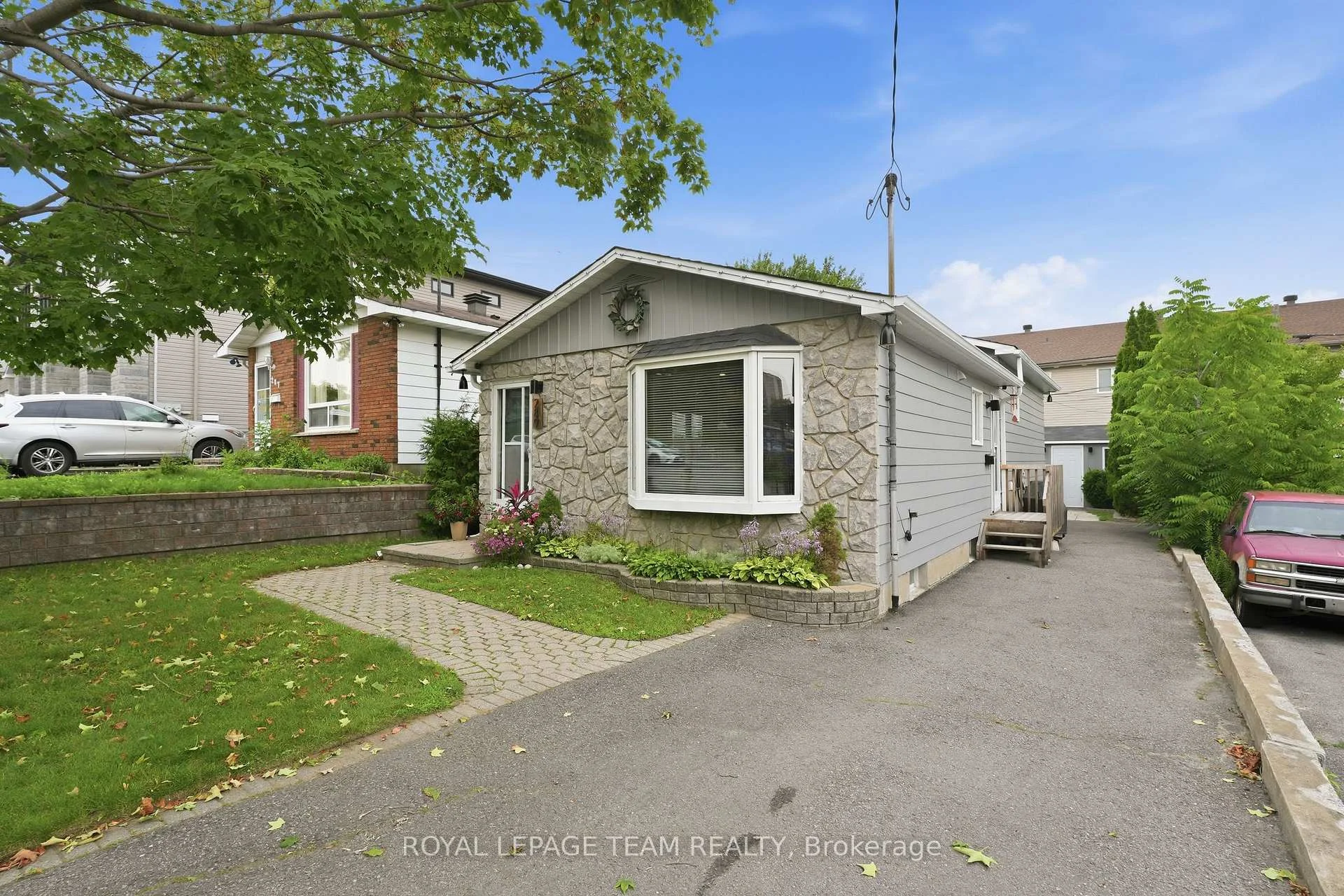 Photo 8 of 289 Montfort Street, Ottawa, Vanier — HOMEH