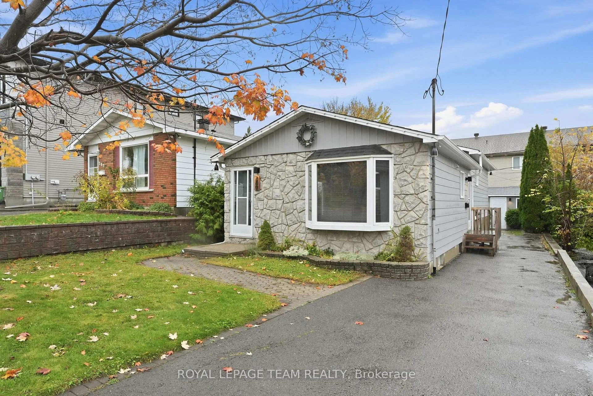 Photo 9 of 289 Montfort Street, Ottawa, Vanier — HOMEH