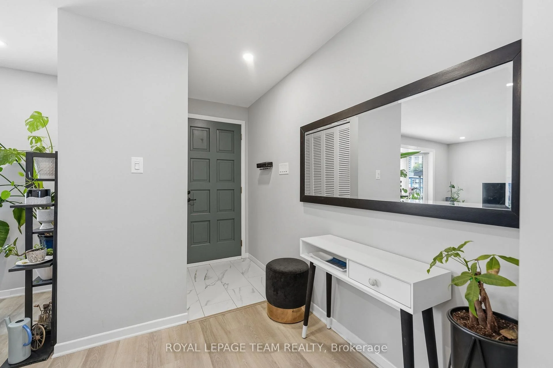 Photo 11 of 289 Montfort Street, Ottawa, Vanier — HOMEH